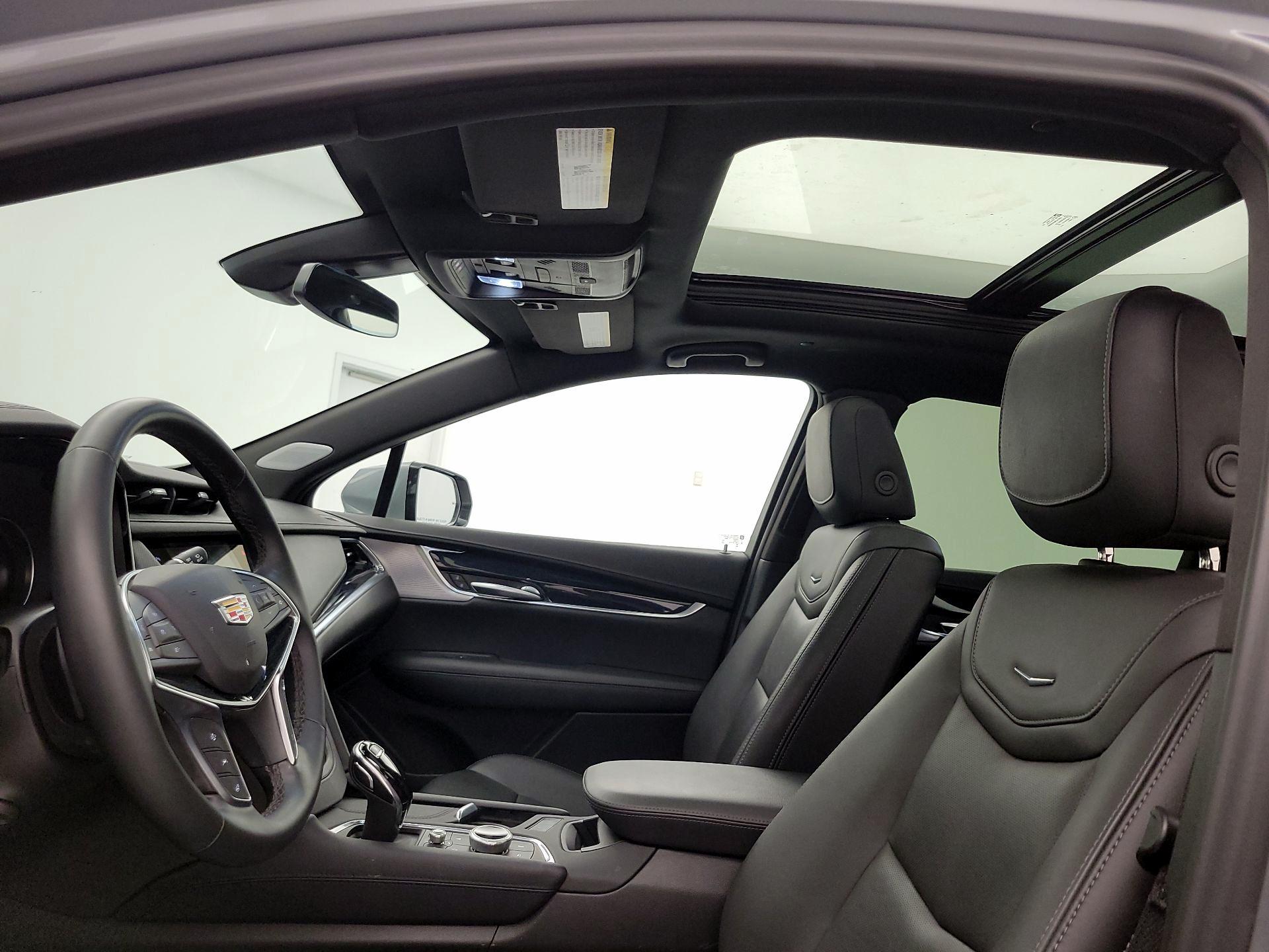 Thumbnail: 2025 Cadillac XT5 - 19