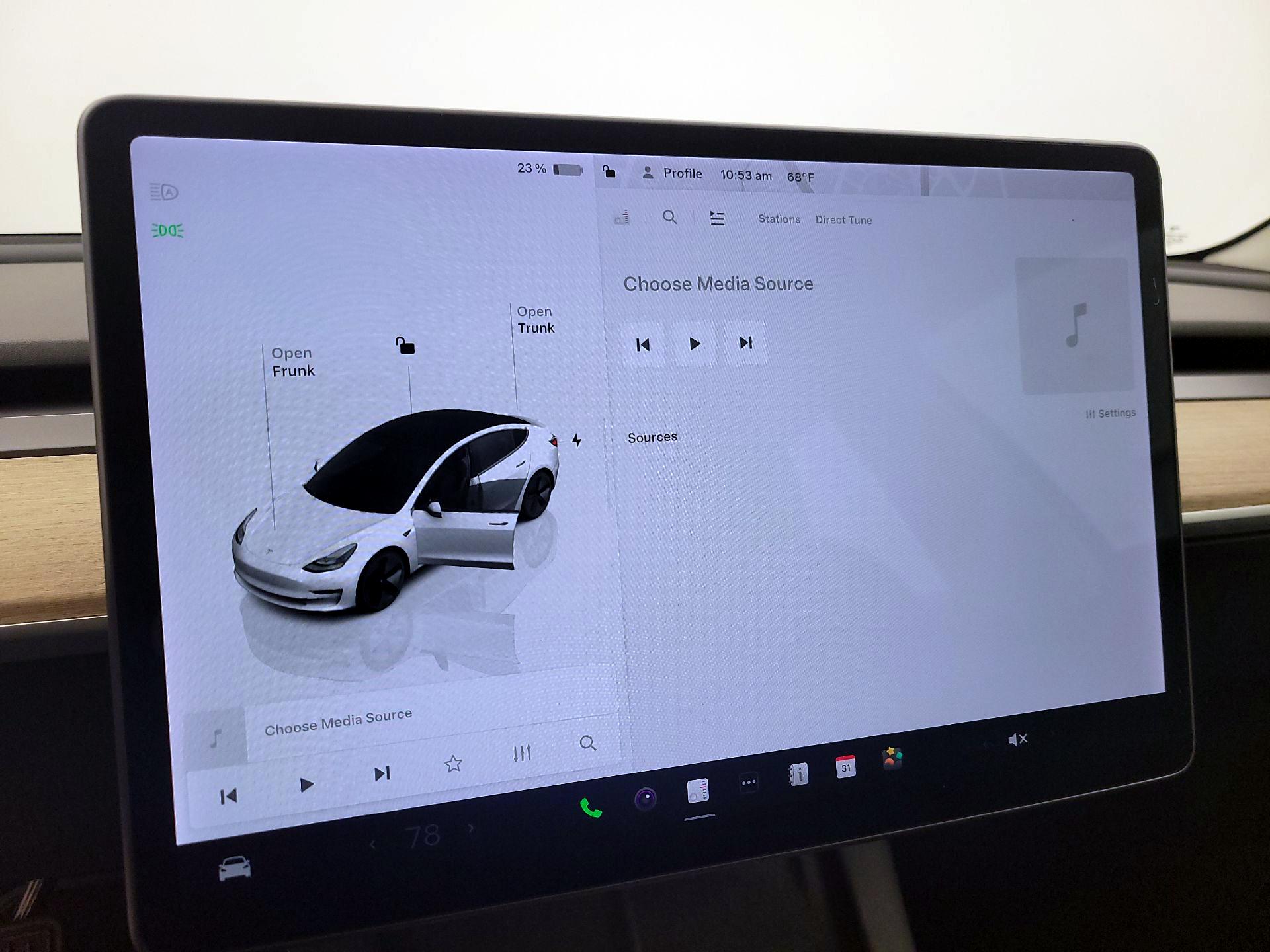 Thumbnail: 2022 Tesla Model 3 - 15