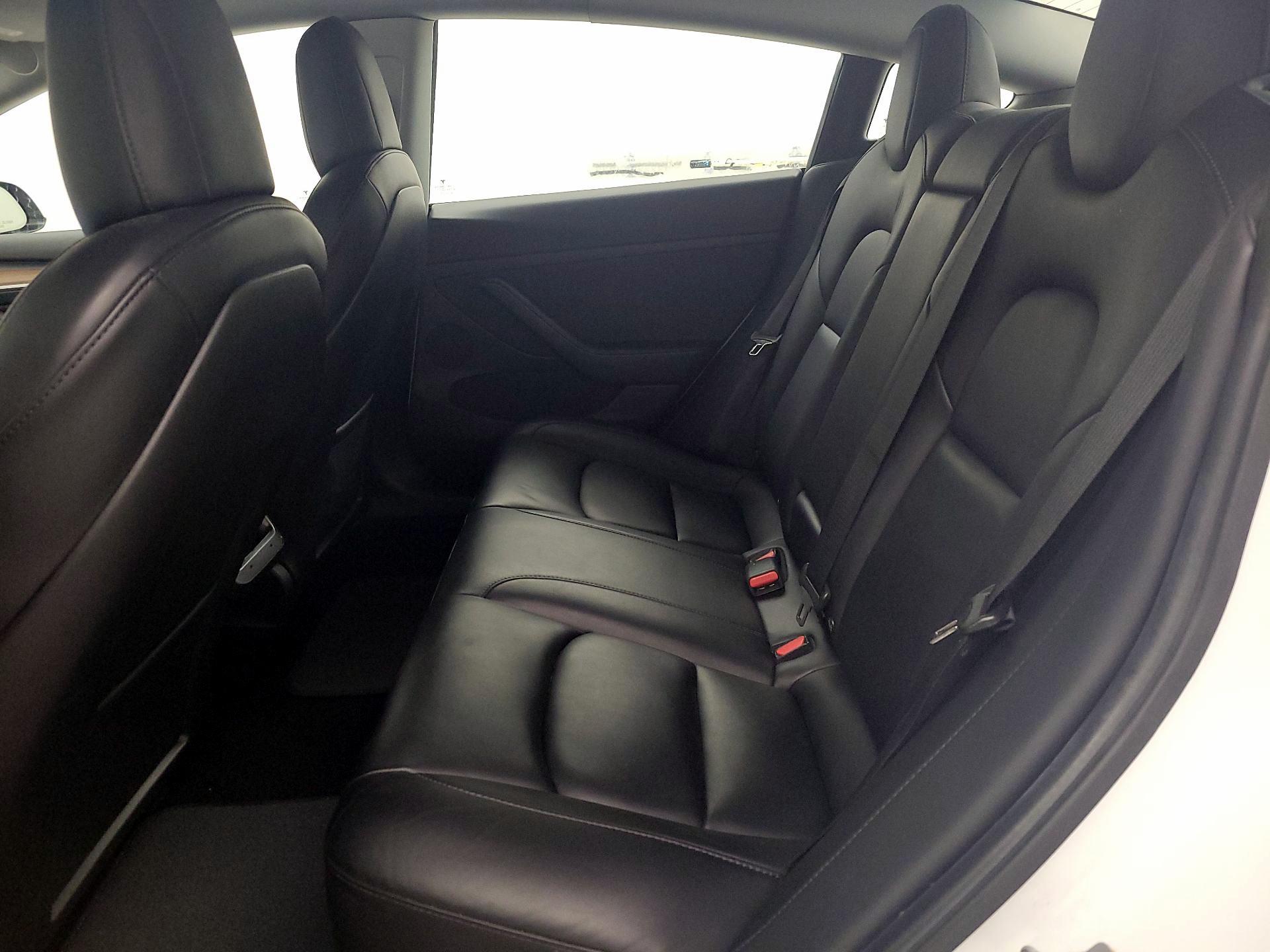 Thumbnail: 2022 Tesla Model 3 - 18