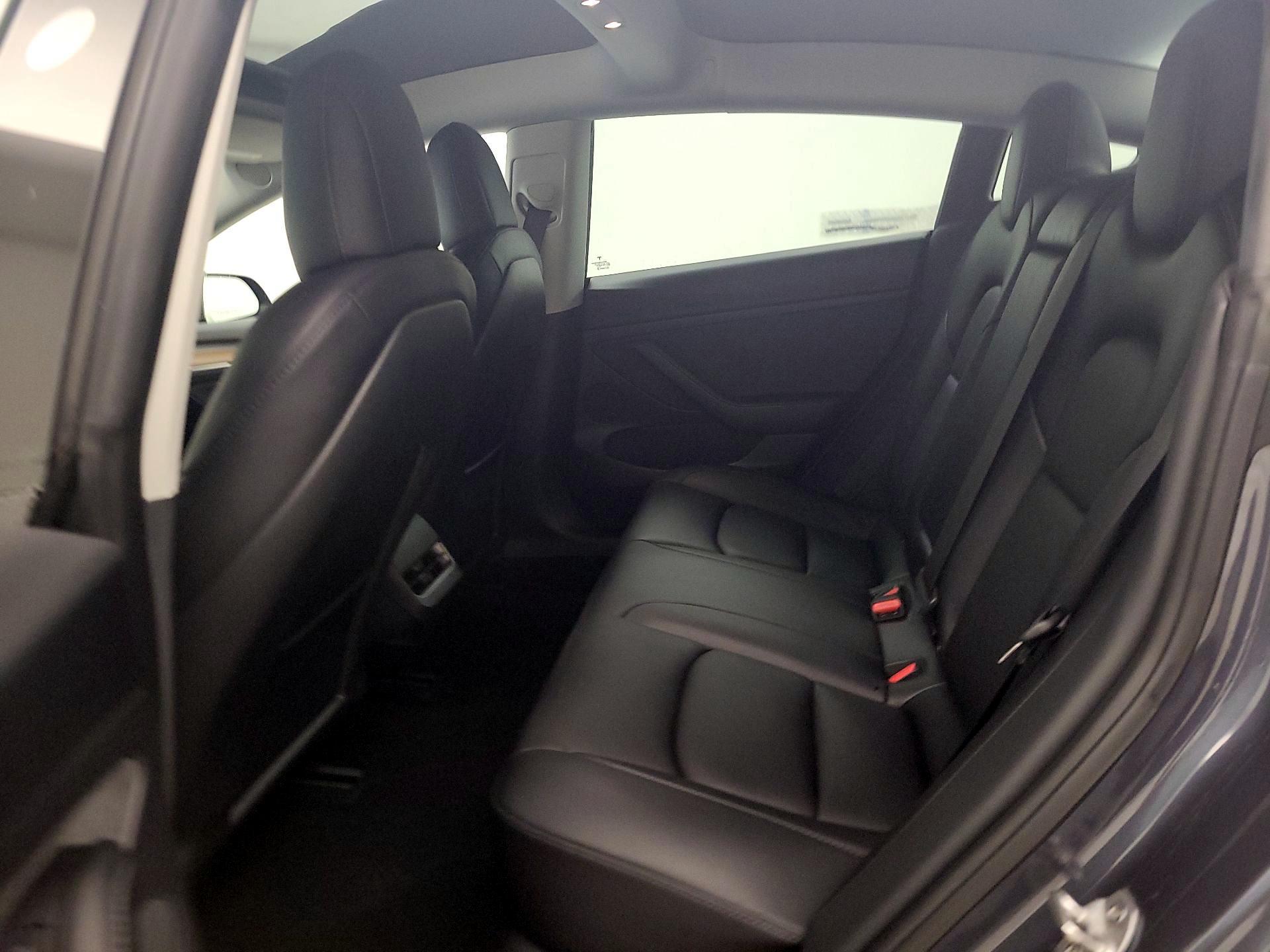 Thumbnail: 2022 Tesla Model 3 - 18