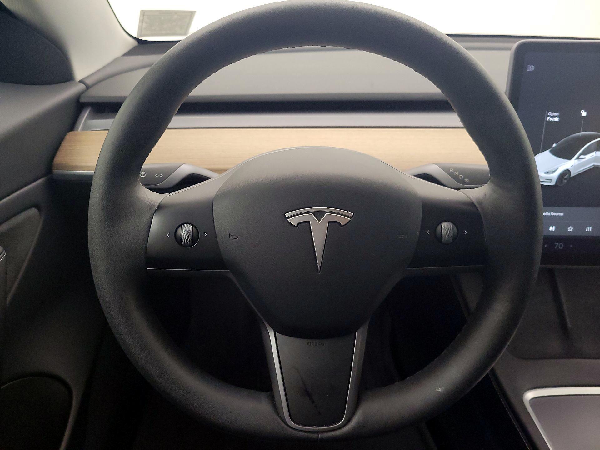 Thumbnail: 2021 Tesla Model 3 - 10