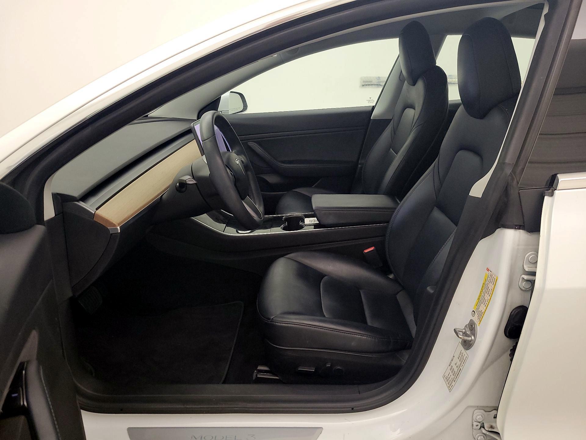 Thumbnail: 2019 Tesla Model 3 - 11