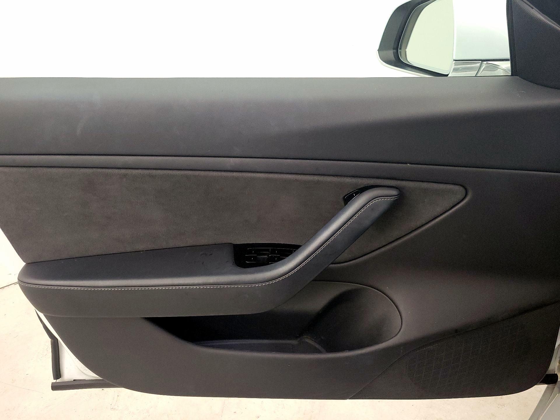 Thumbnail: 2019 Tesla Model 3 - 12