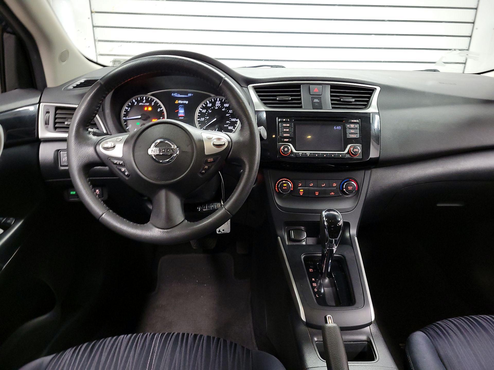 Thumbnail: 2016 Nissan Sentra - 9