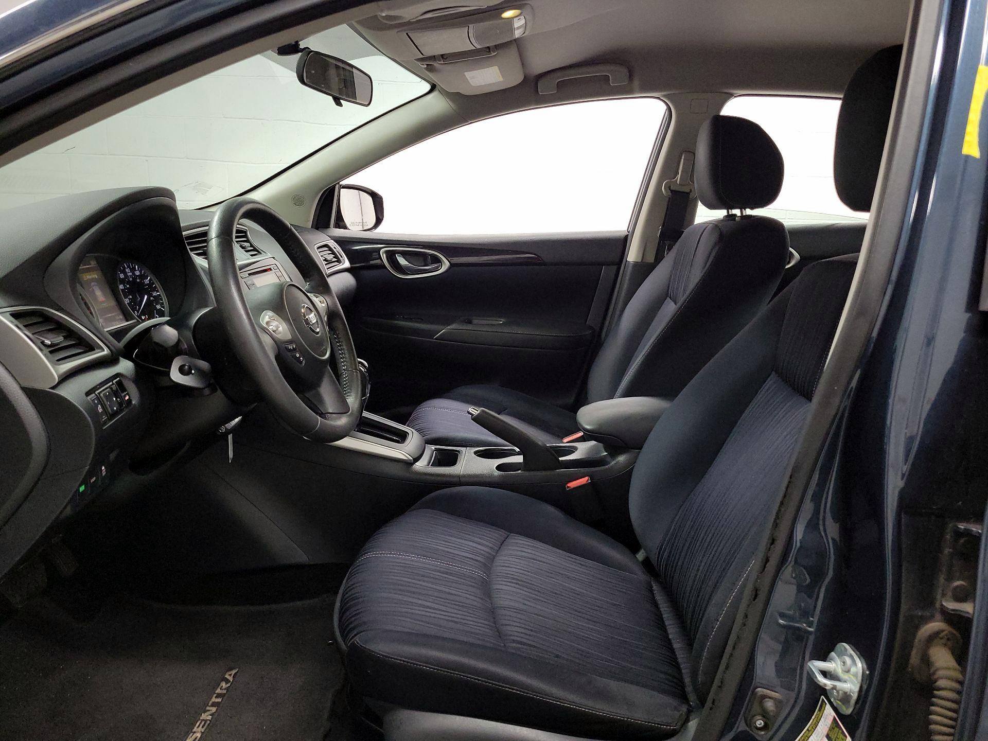 Thumbnail: 2016 Nissan Sentra - 11