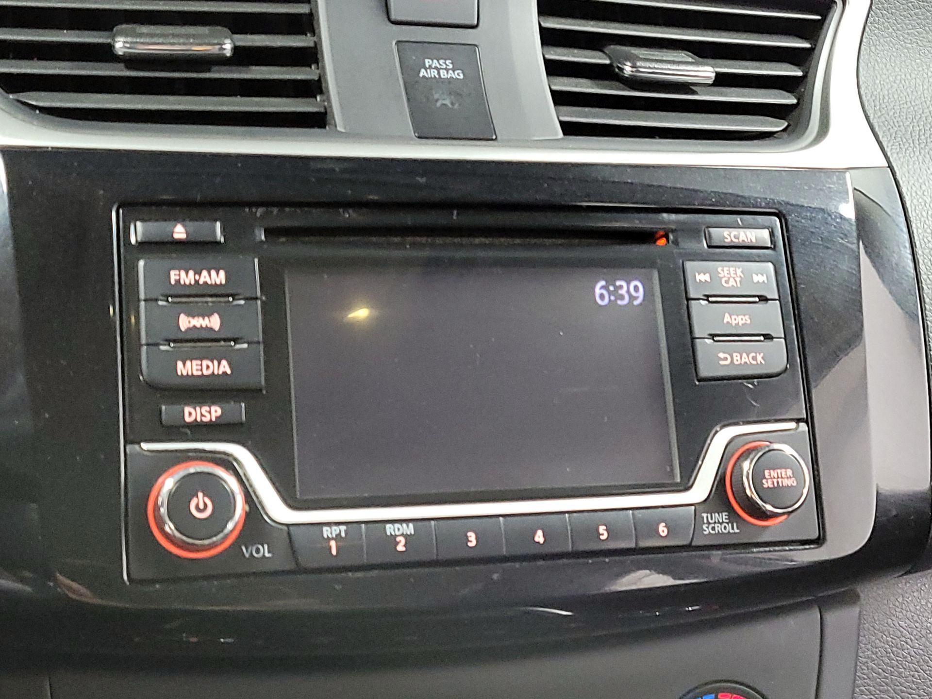 Thumbnail: 2016 Nissan Sentra - 14