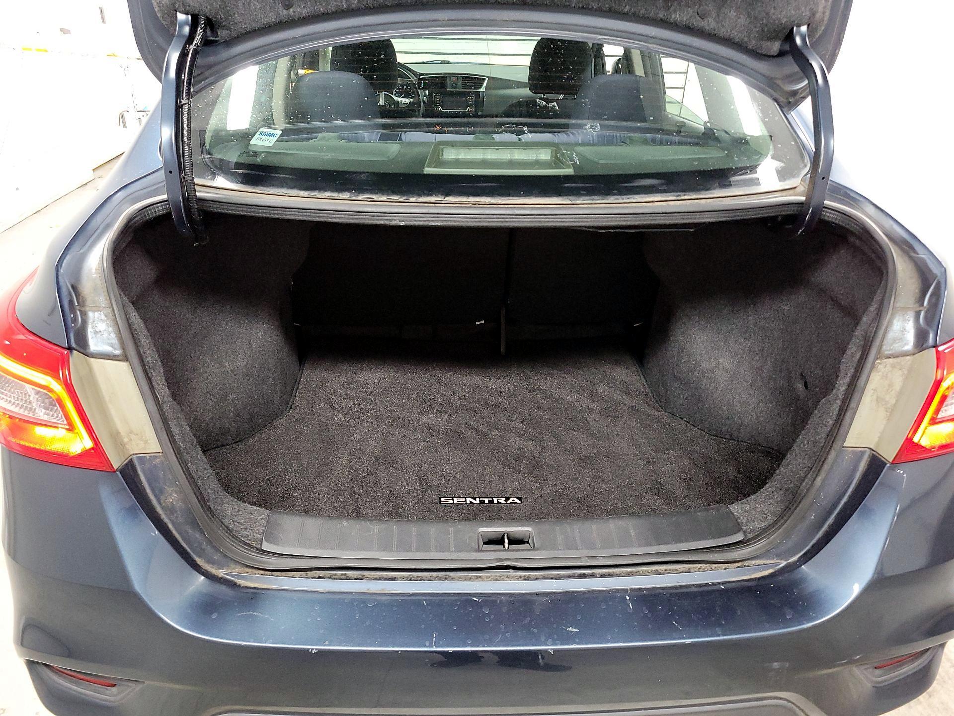 Thumbnail: 2016 Nissan Sentra - 18