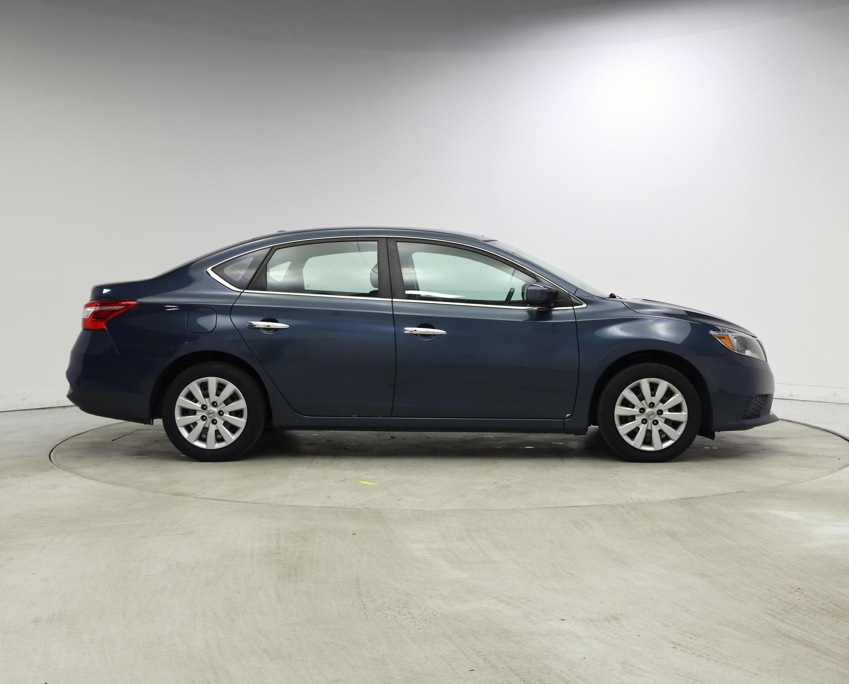 Thumbnail: 2016 Nissan Sentra - 7