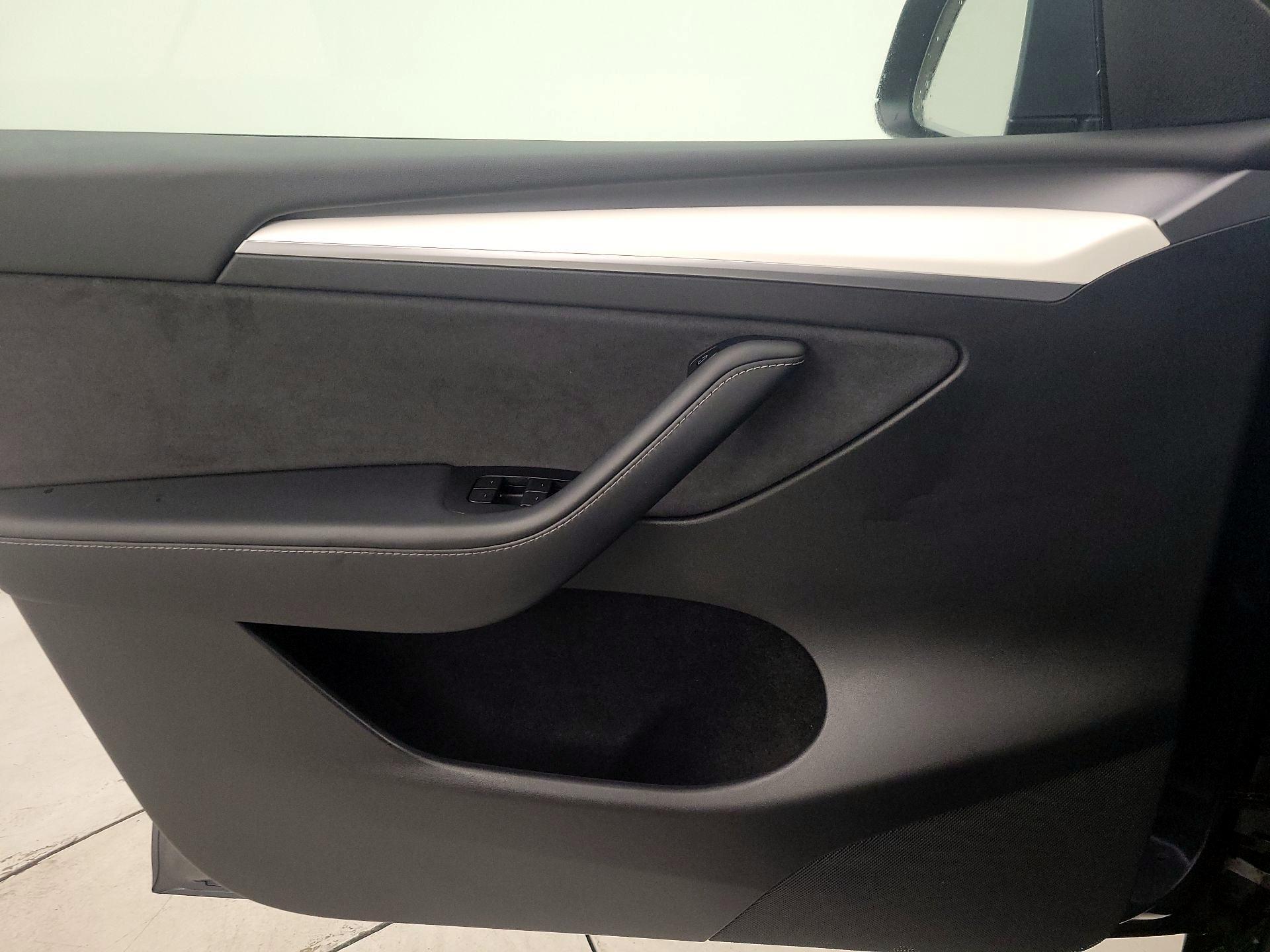 Thumbnail: 2022 Tesla Model Y - 12