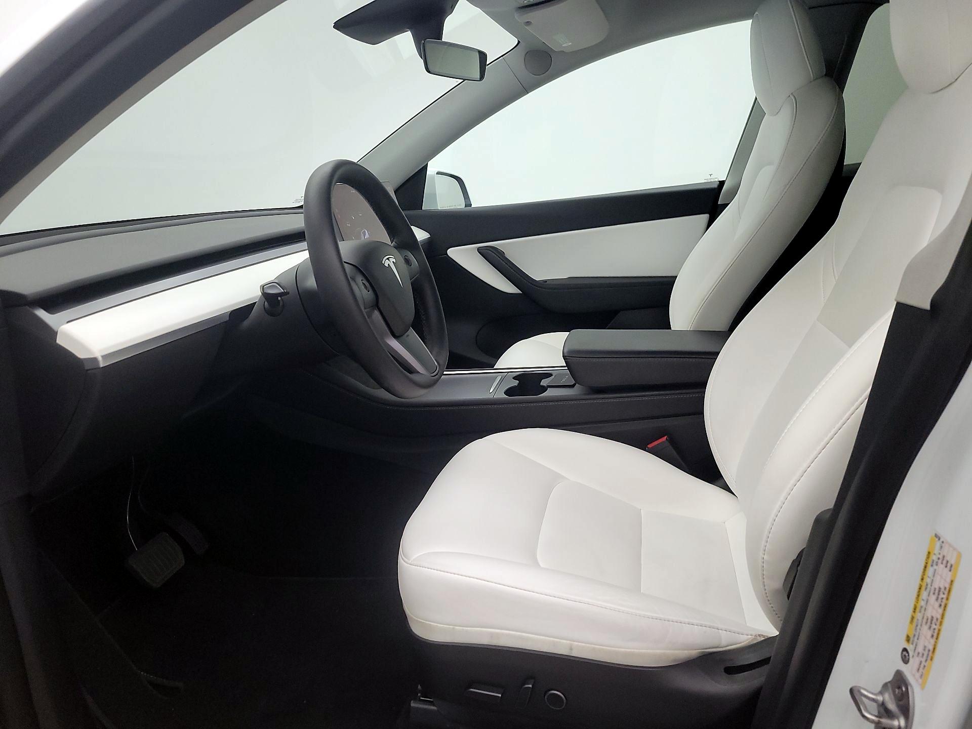 Thumbnail: 2022 Tesla Model 3 - 11