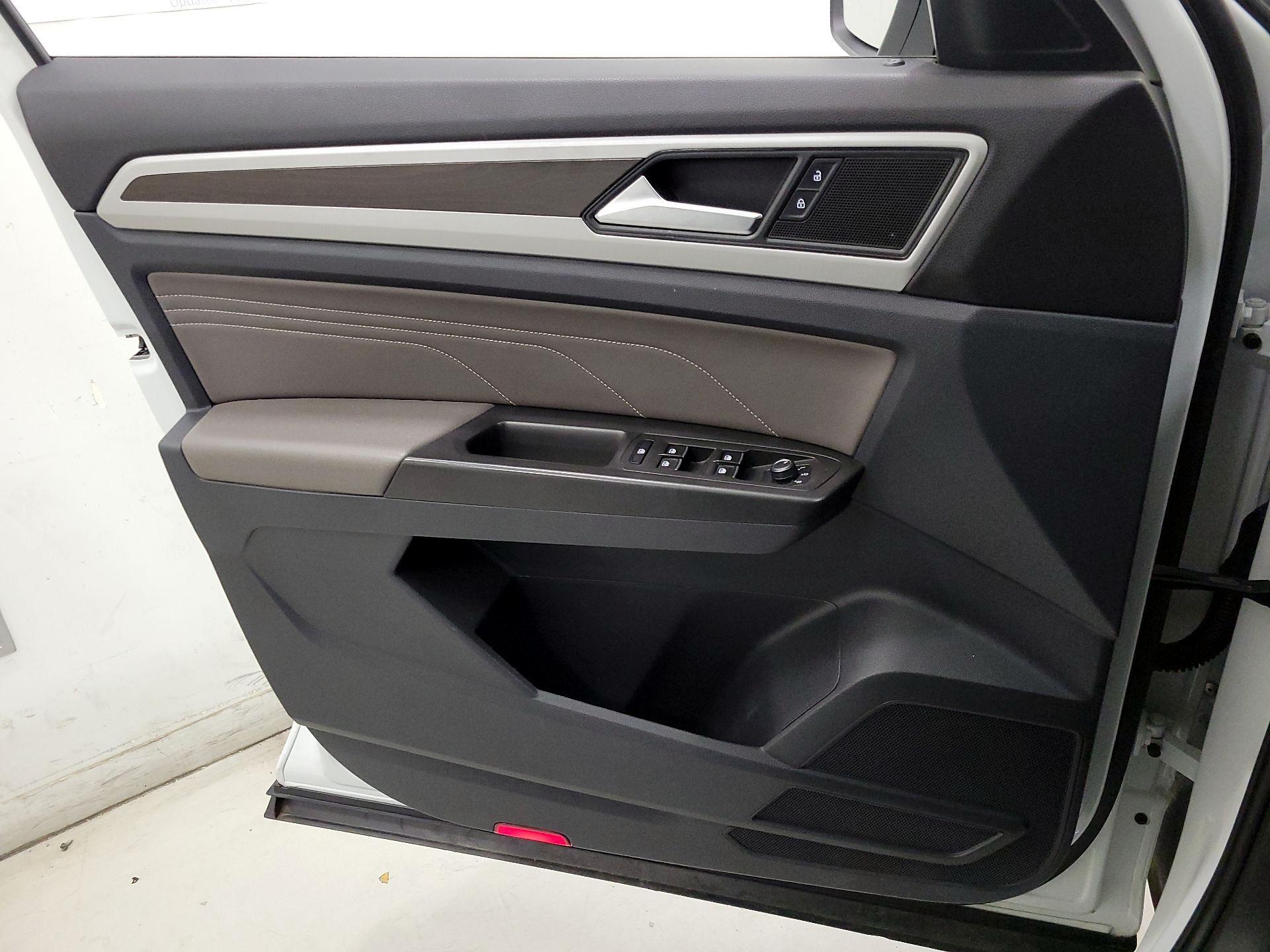 Thumbnail: 2022 Volkswagen Atlas - 12