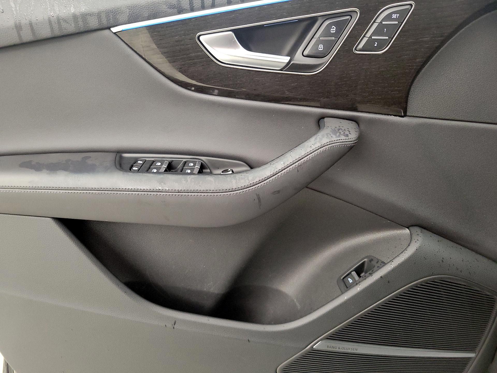 Thumbnail: 2023 Audi Q7 - 12