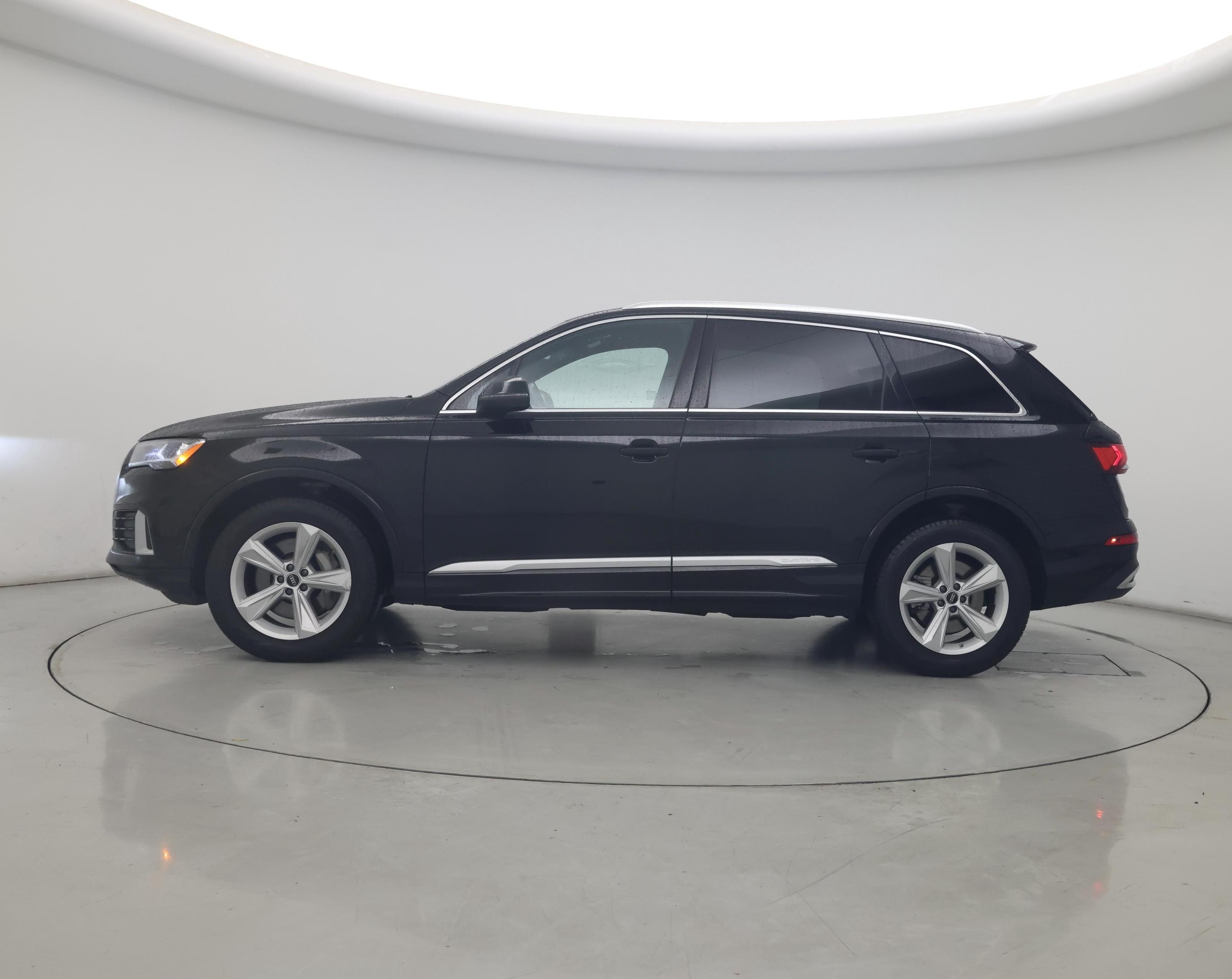 Thumbnail: 2023 Audi Q7 - 3