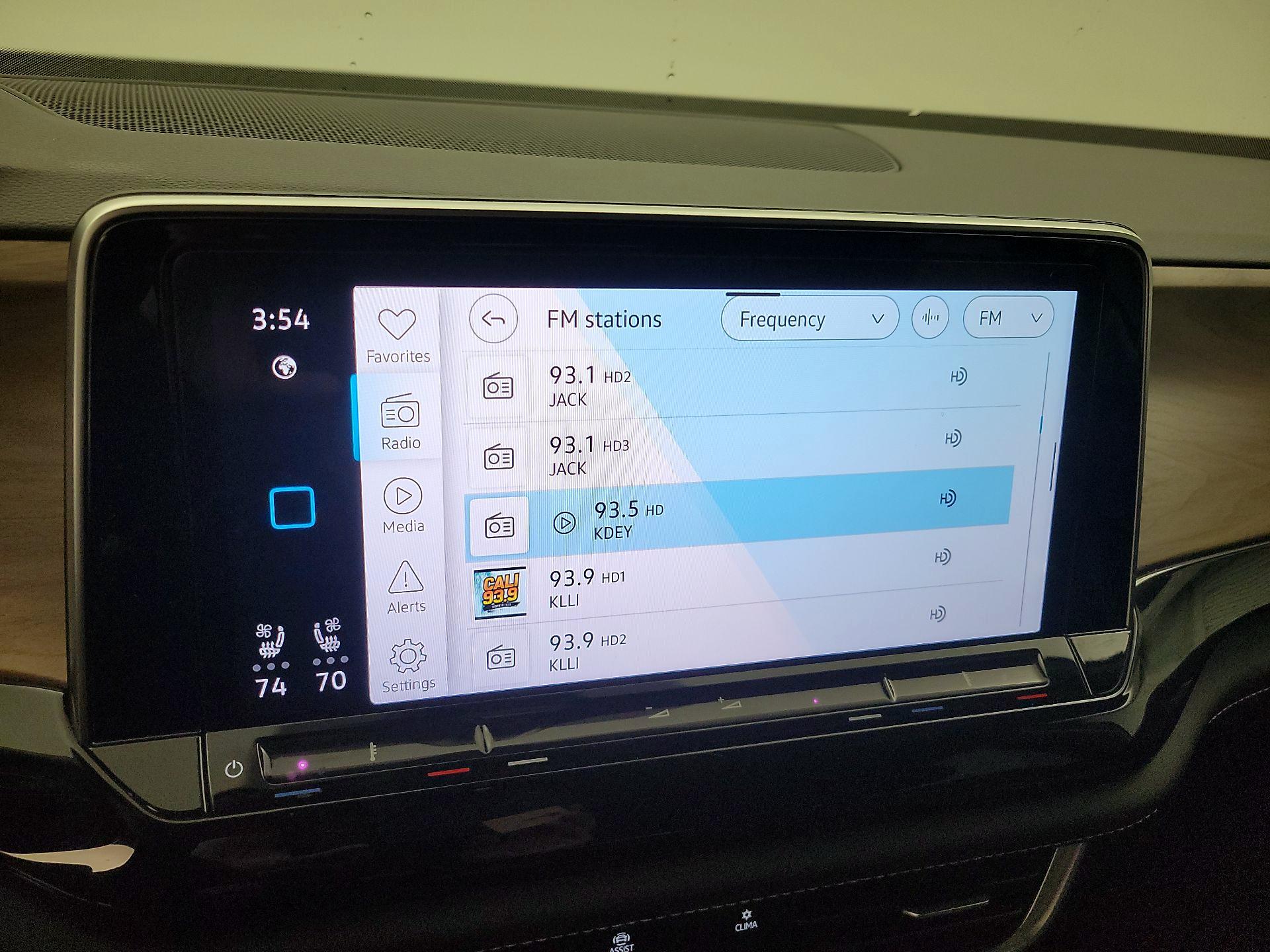 Thumbnail: 2024 Volkswagen Atlas - 15