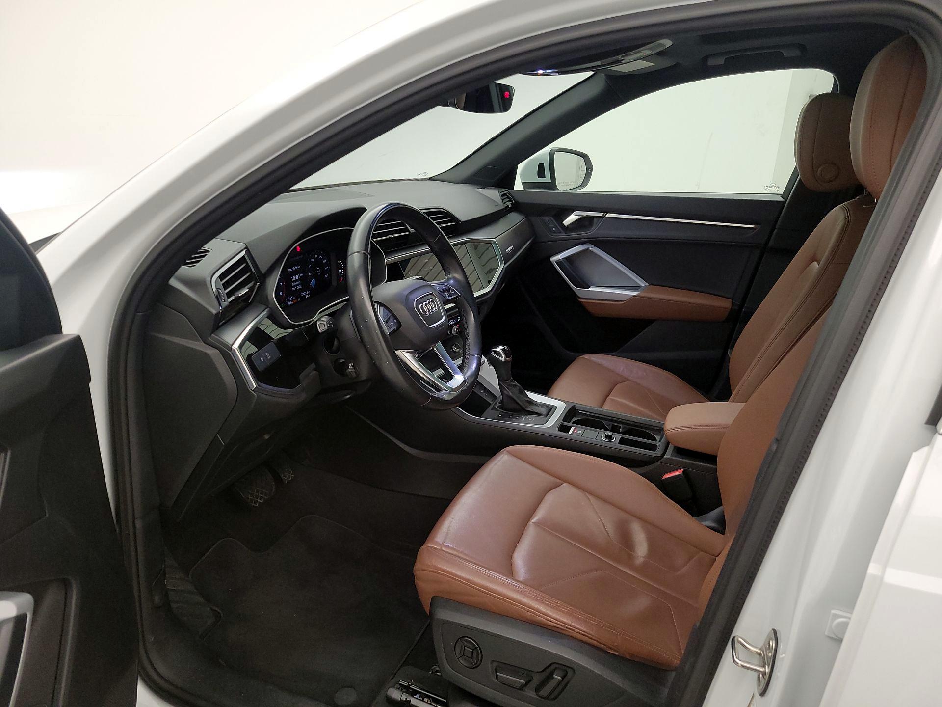 Thumbnail: 2023 Audi Q3 - 11