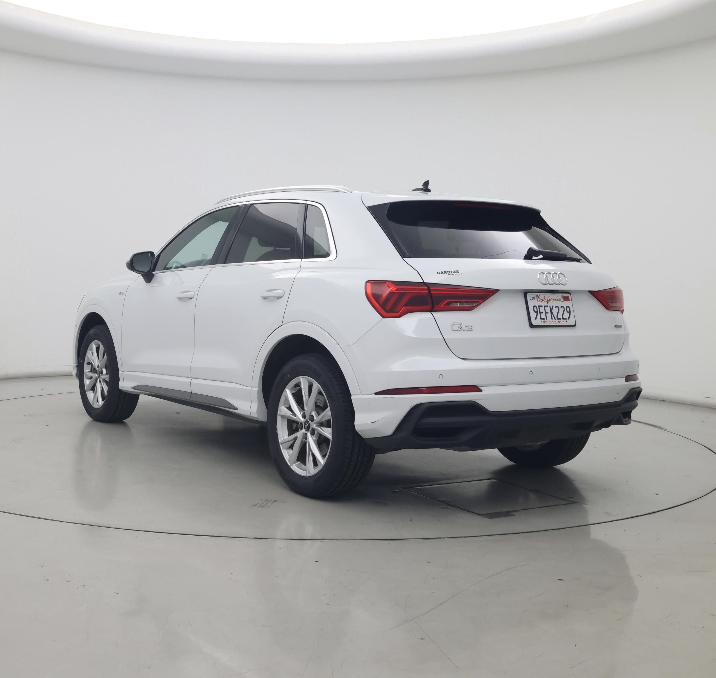 Thumbnail: 2023 Audi Q3 - 2