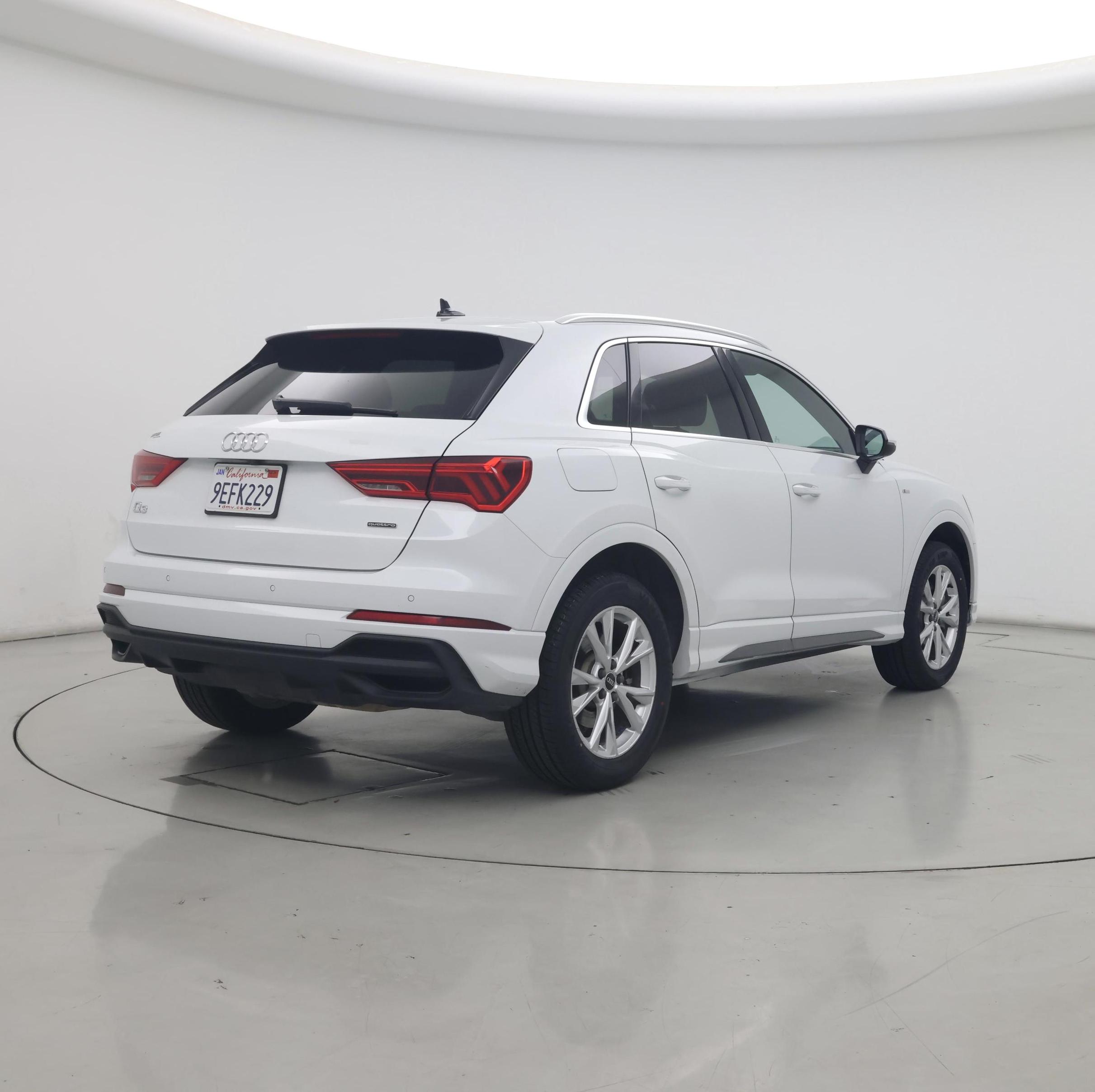 Thumbnail: 2023 Audi Q3 - 8