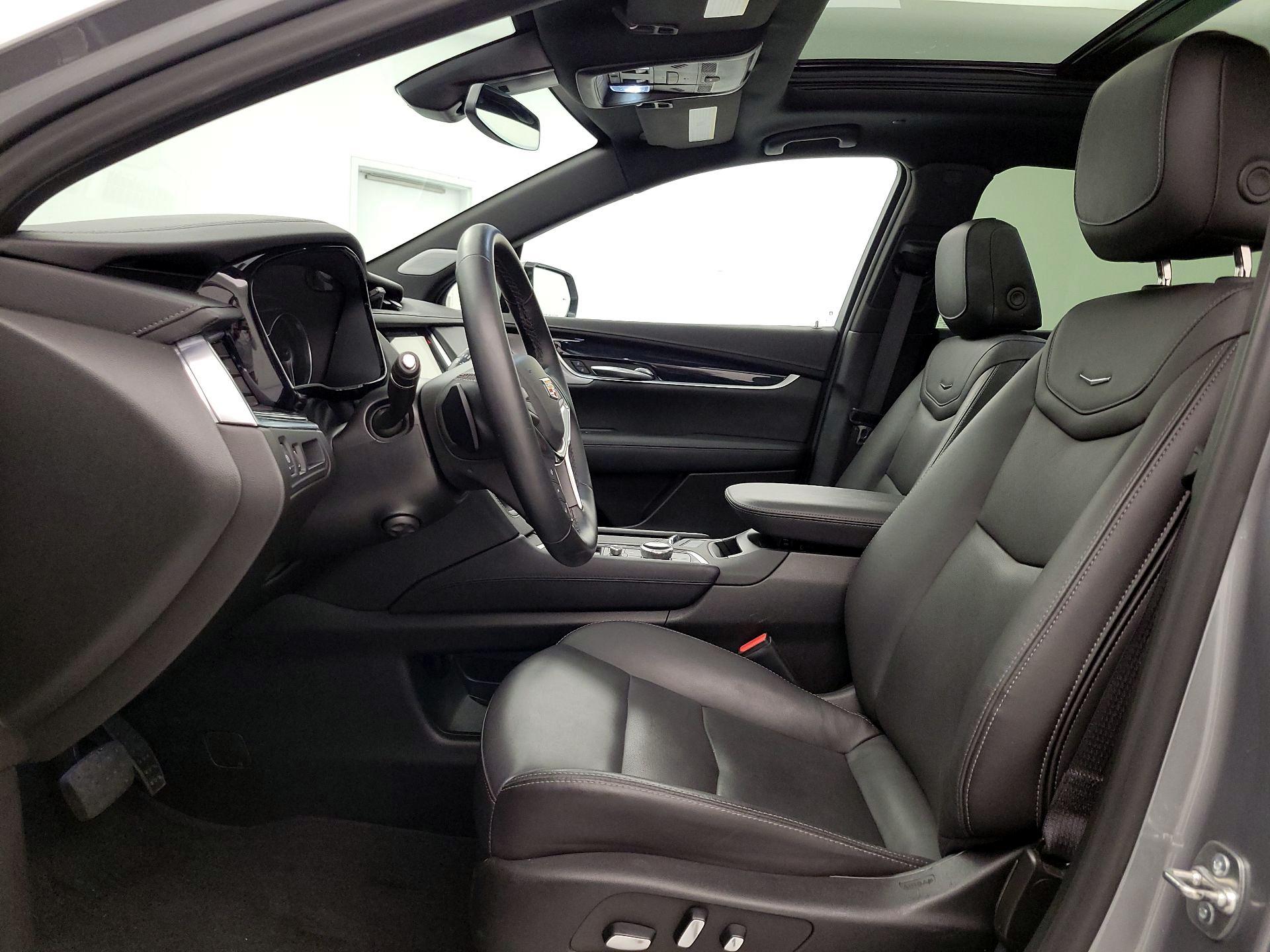 Thumbnail: 2025 Cadillac XT5 - 11