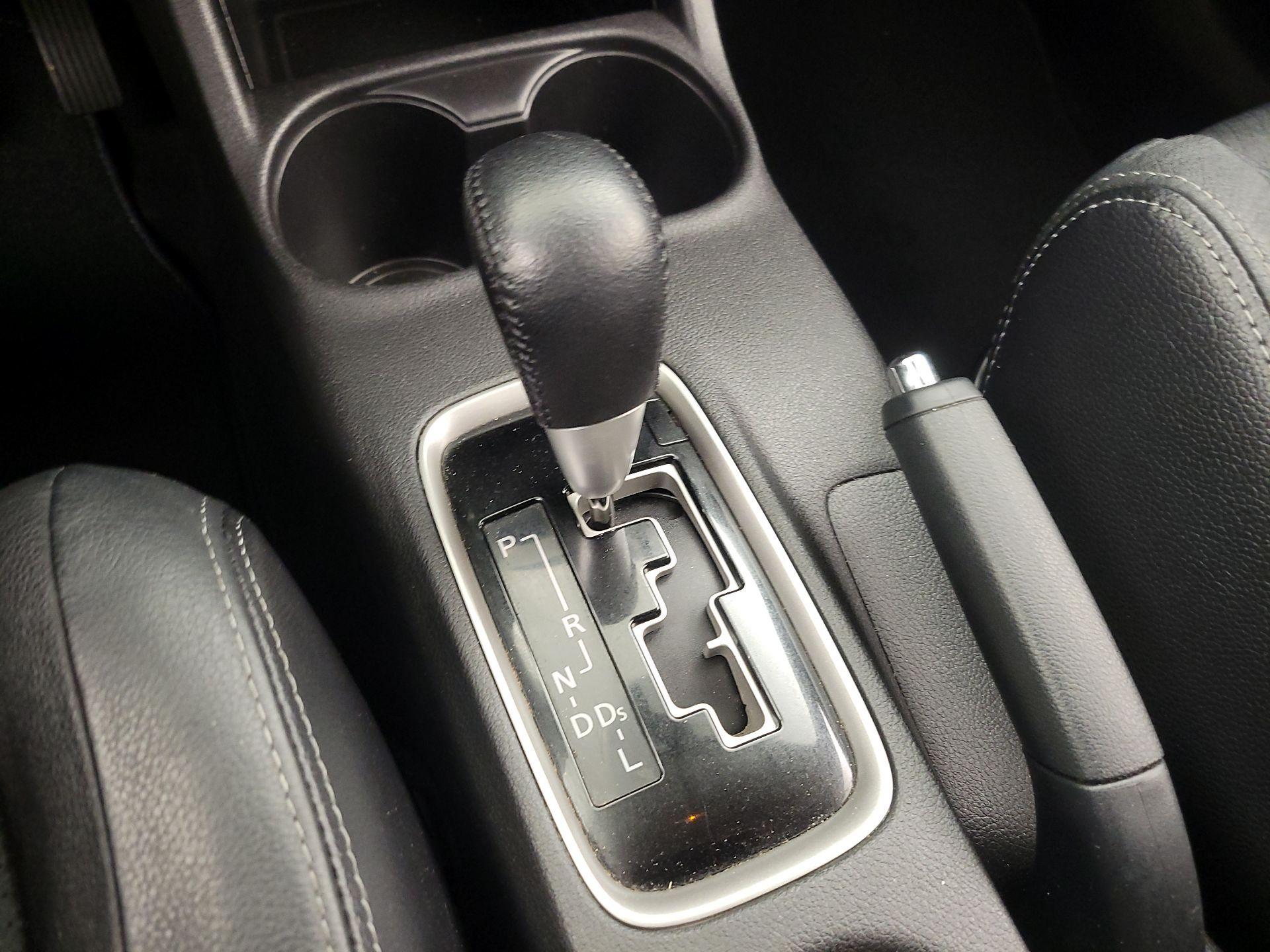 Thumbnail: 2016 Mitsubishi Outlander - 17