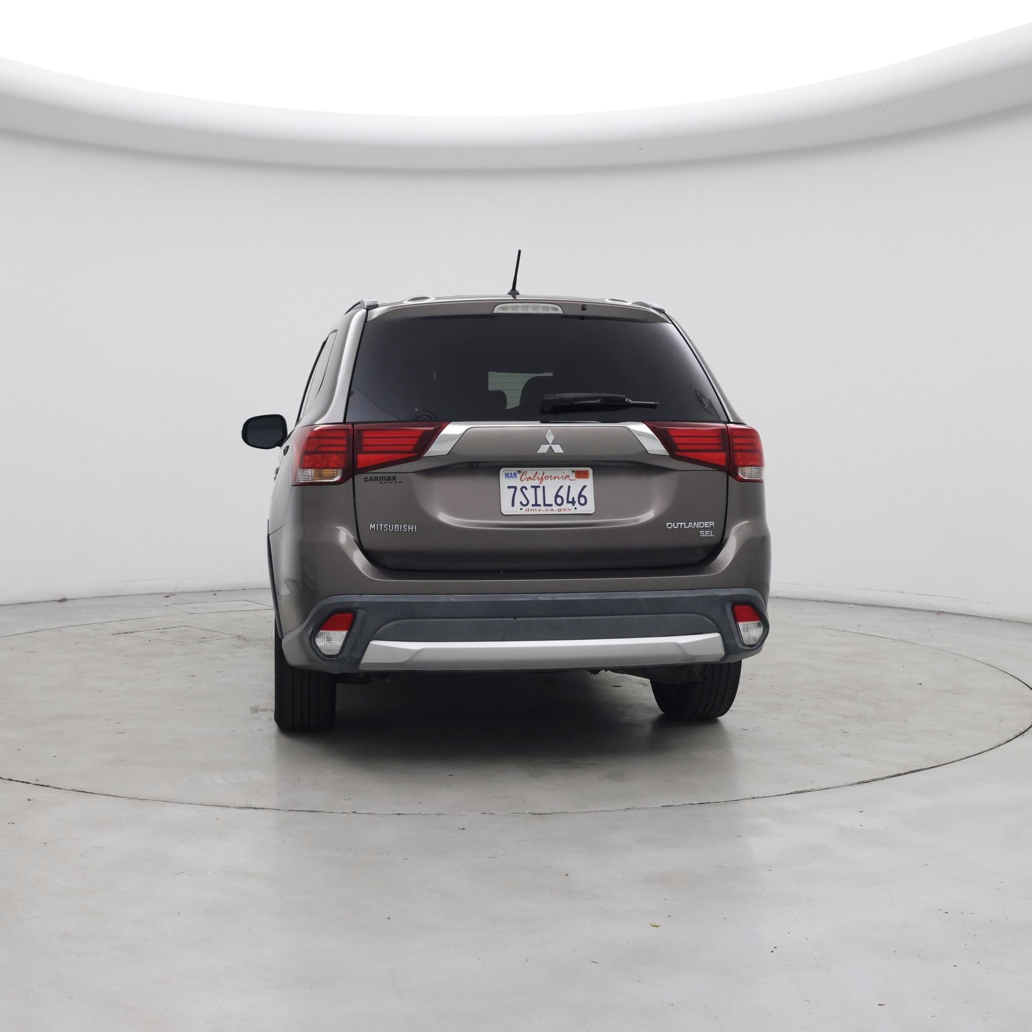 Thumbnail: 2016 Mitsubishi Outlander - 6