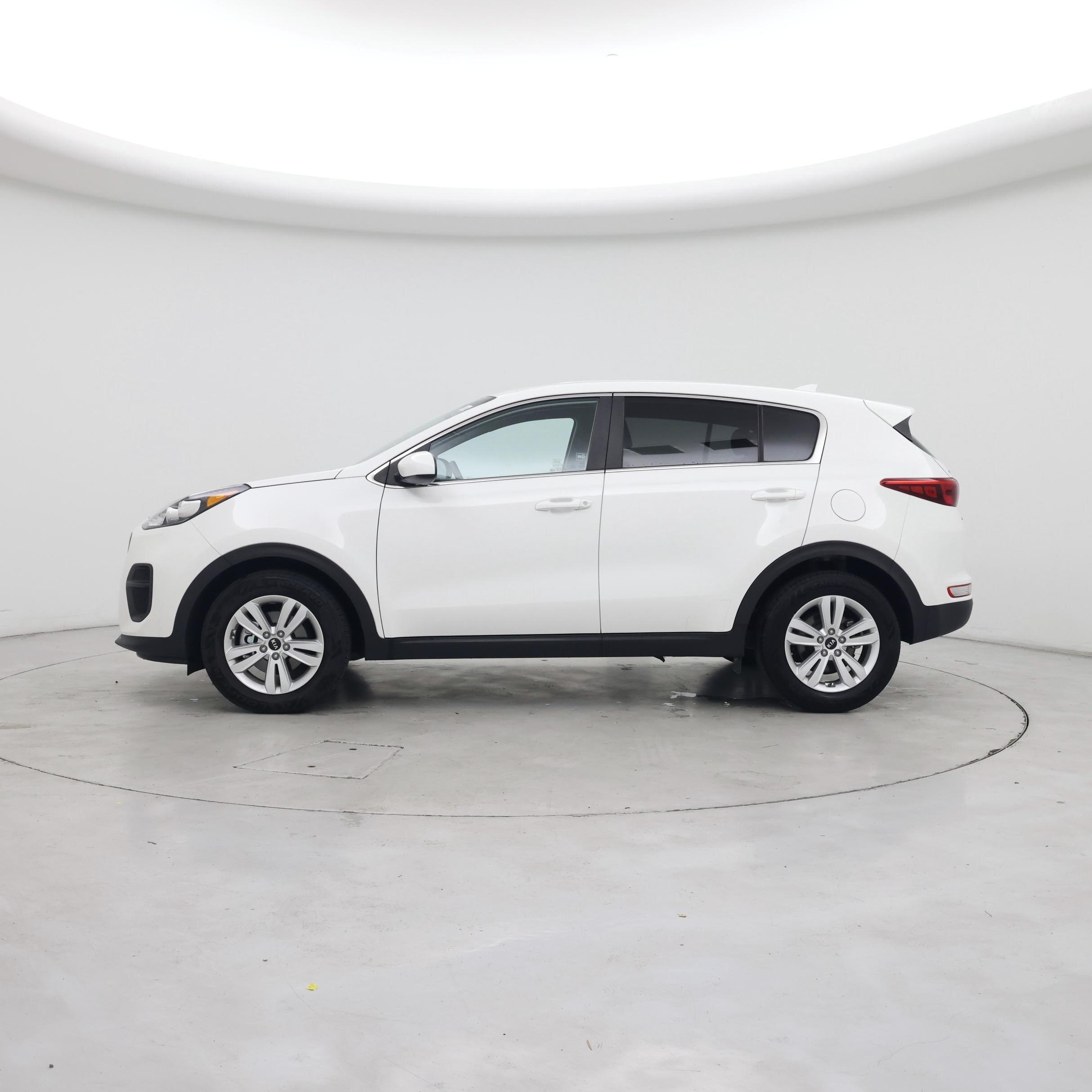Thumbnail: 2019 Kia Sportage - 3
