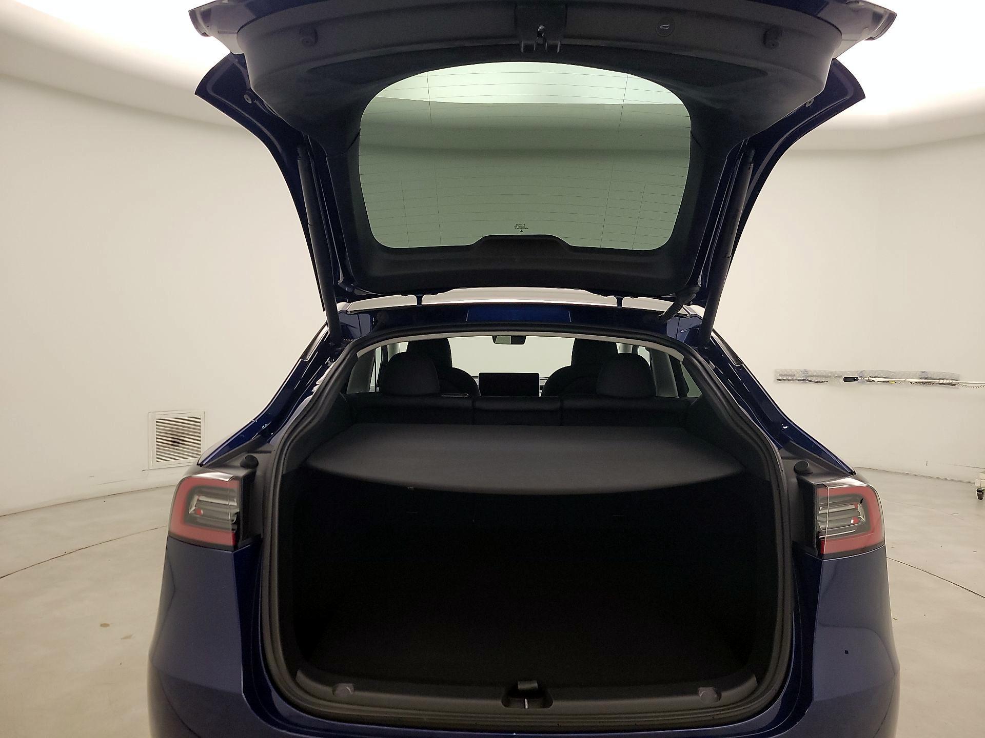 Thumbnail: 2023 Tesla Model Y - 17