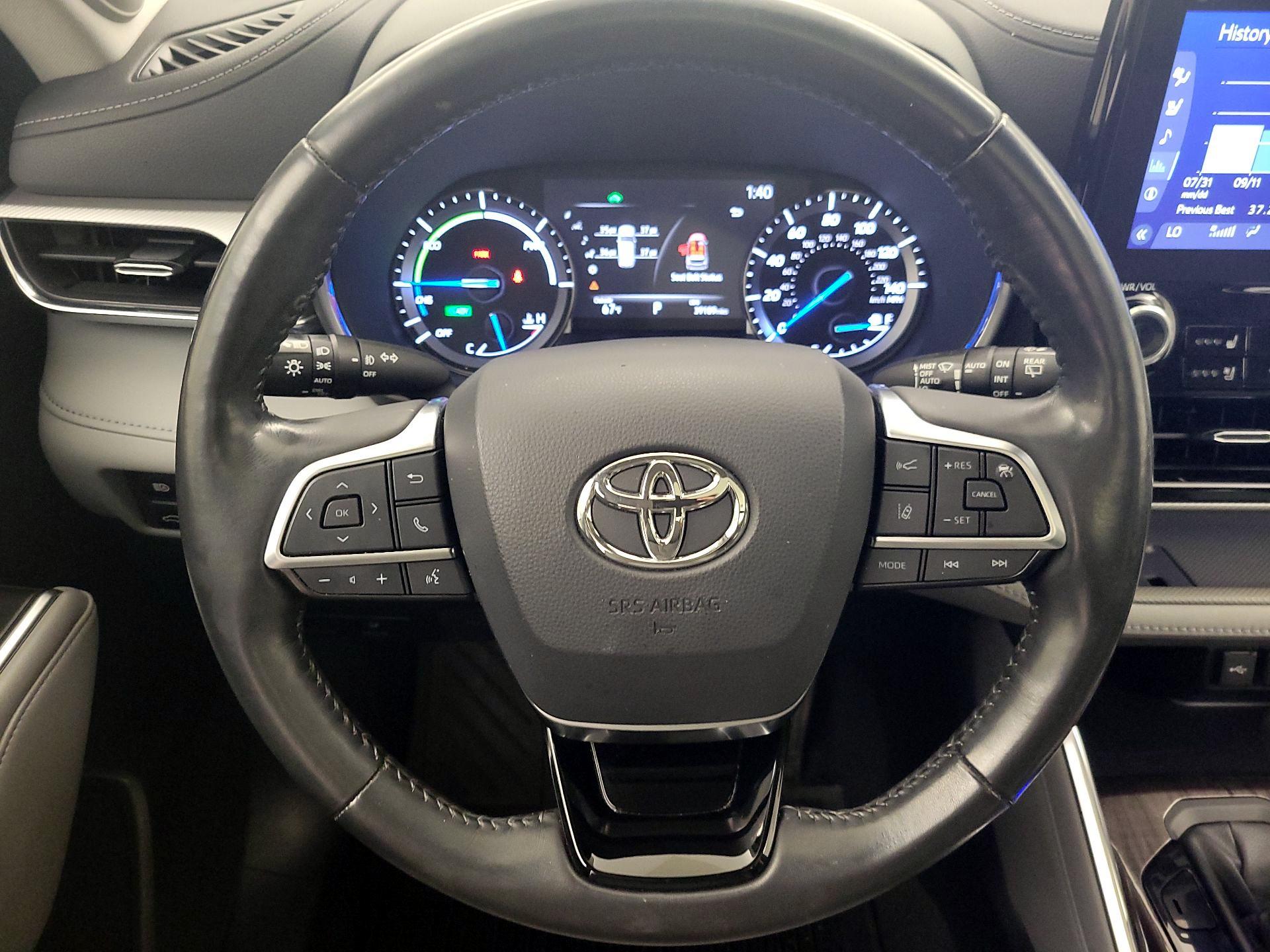 Thumbnail: 2021 Toyota Highlander - 10