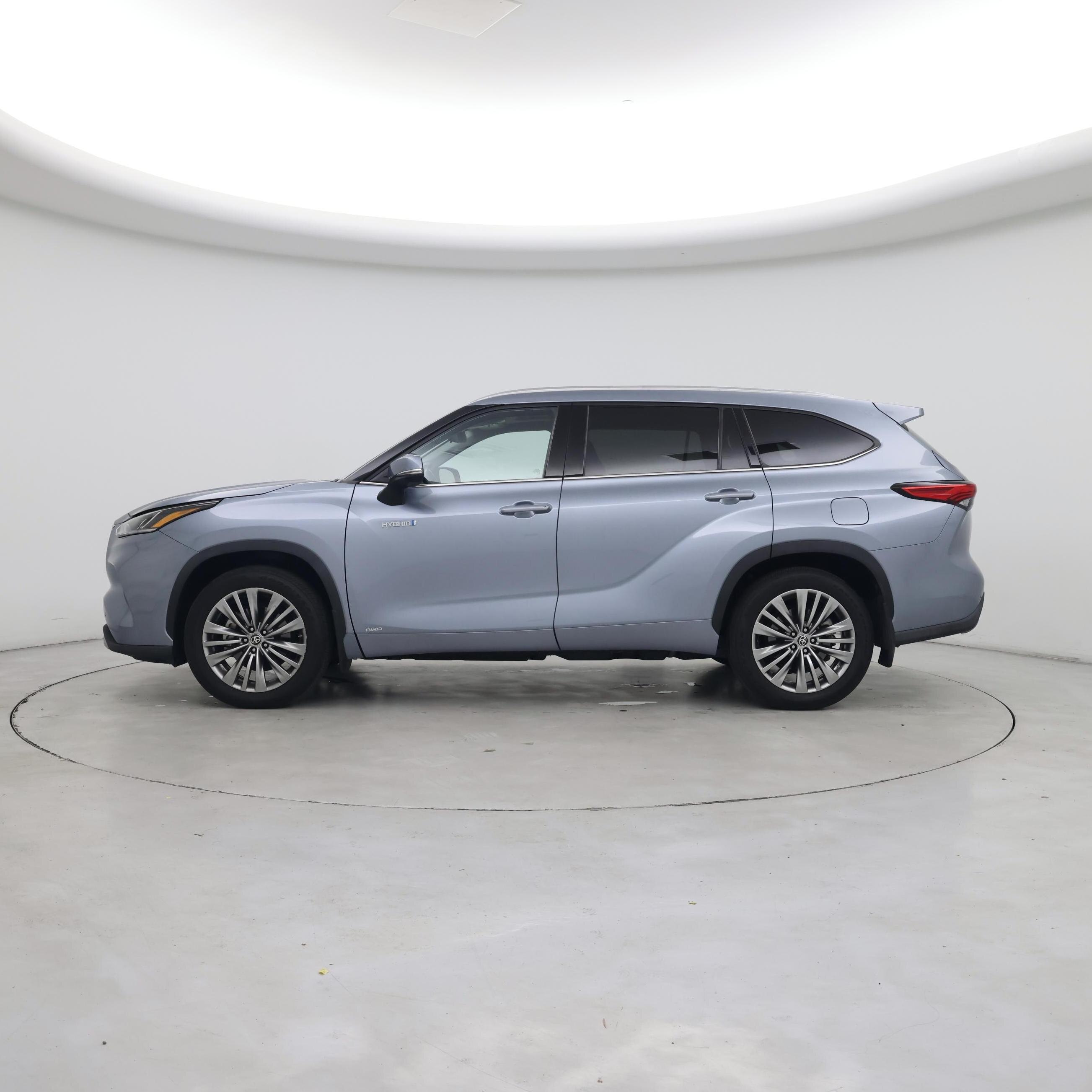 Thumbnail: 2021 Toyota Highlander - 3