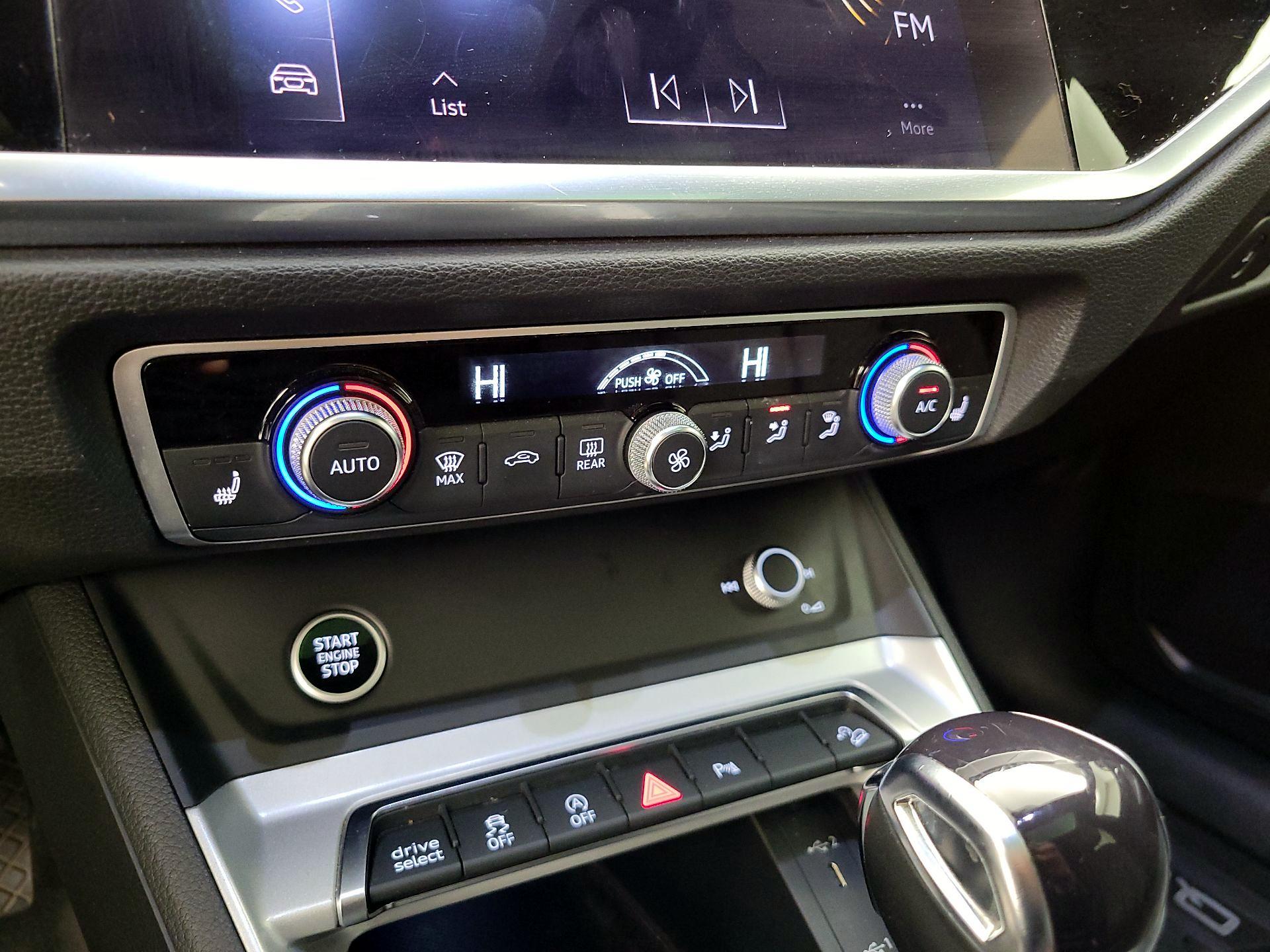 Thumbnail: 2022 Audi Q3 - 16