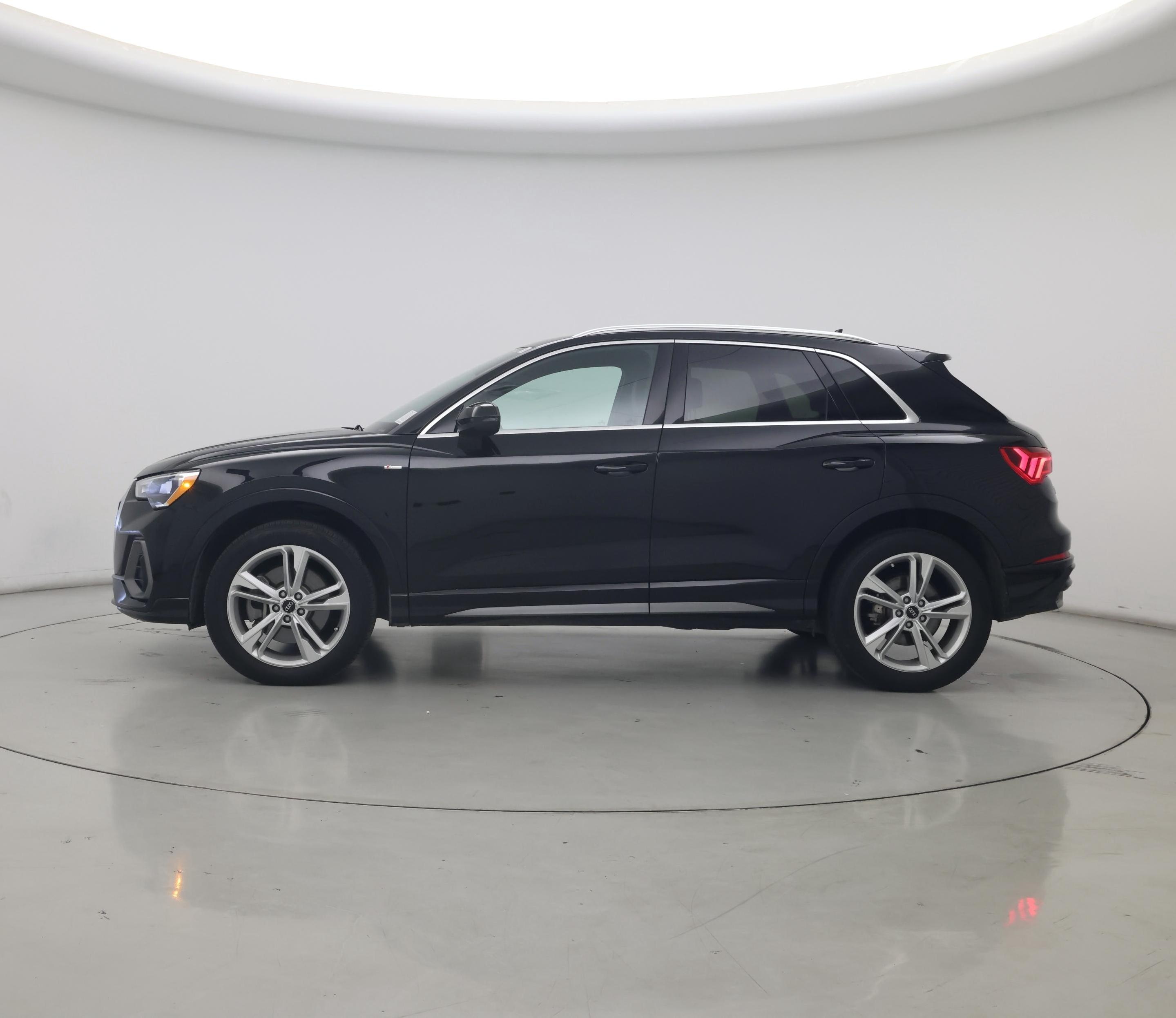 Thumbnail: 2022 Audi Q3 - 3