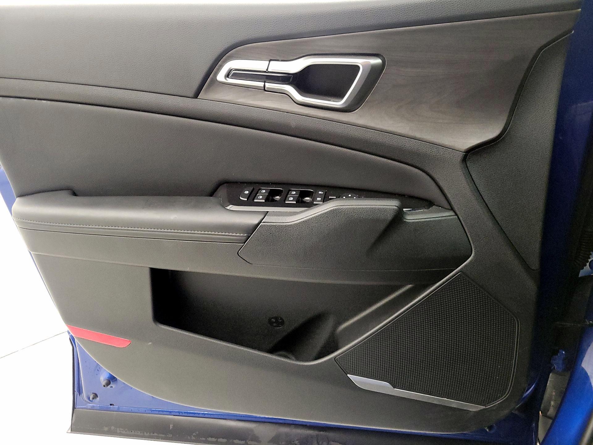 Thumbnail: 2023 Kia Sportage - 12