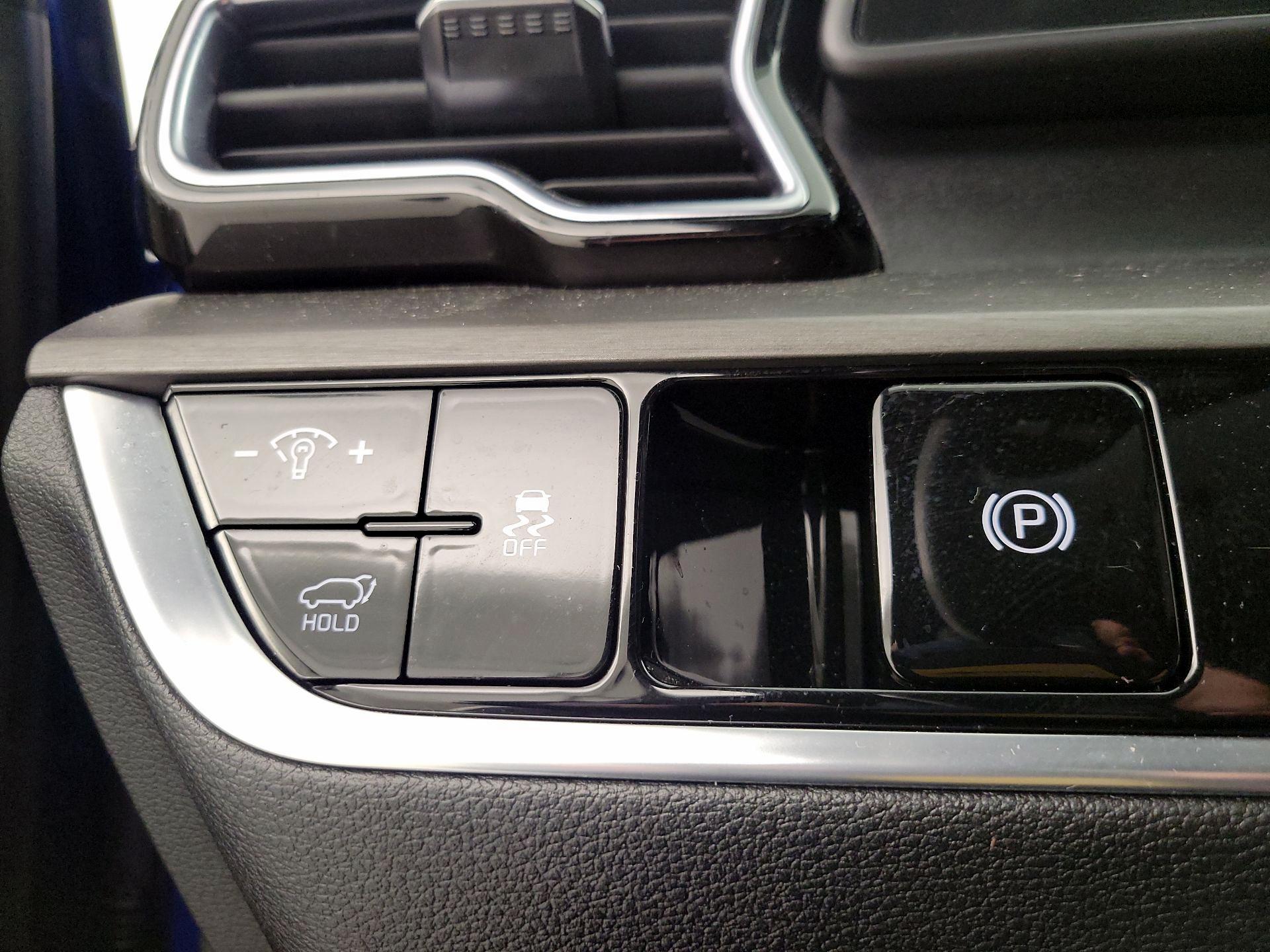 Thumbnail: 2023 Kia Sportage - 13