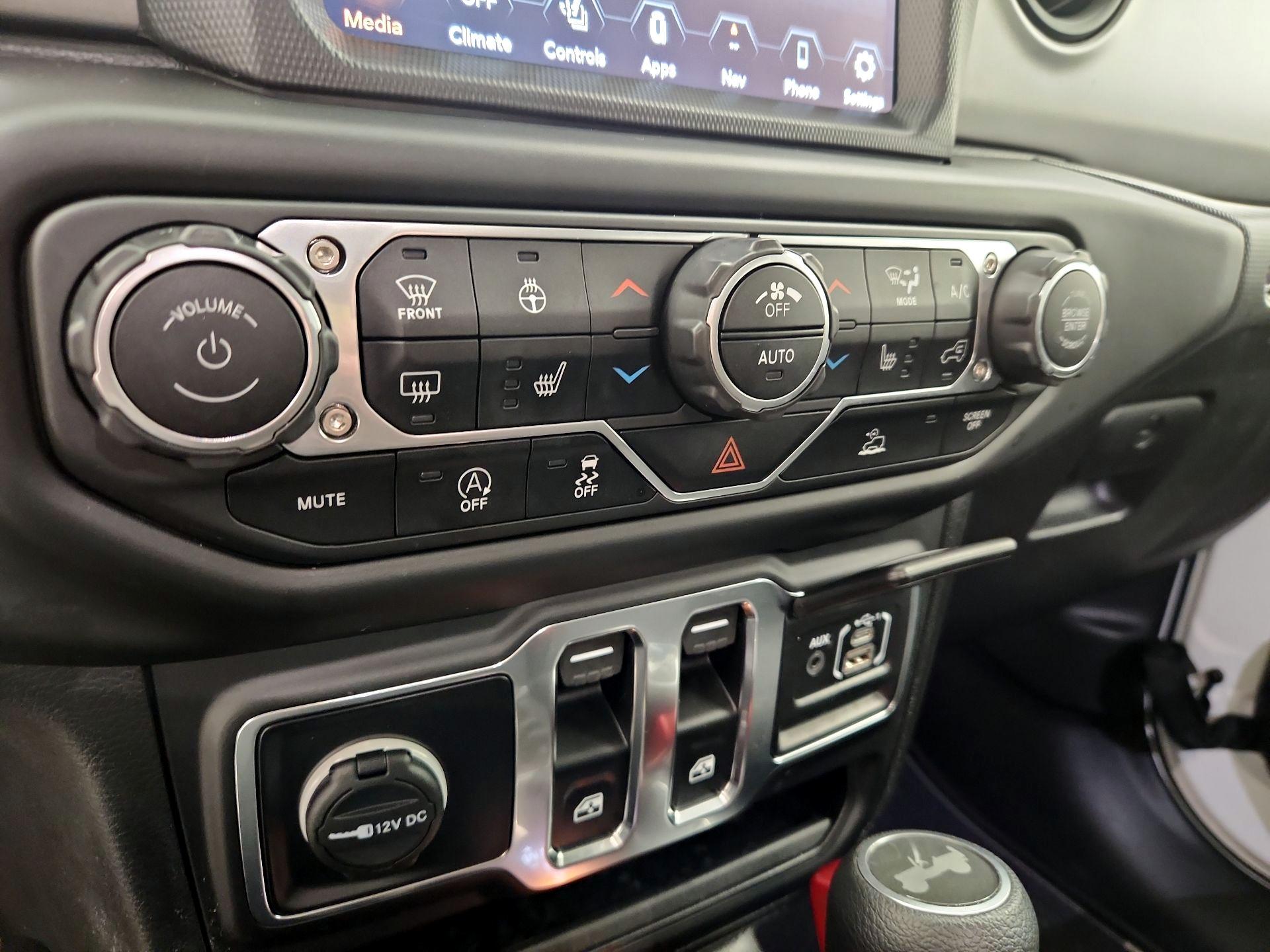 Thumbnail: 2021 Jeep Wrangler - 17