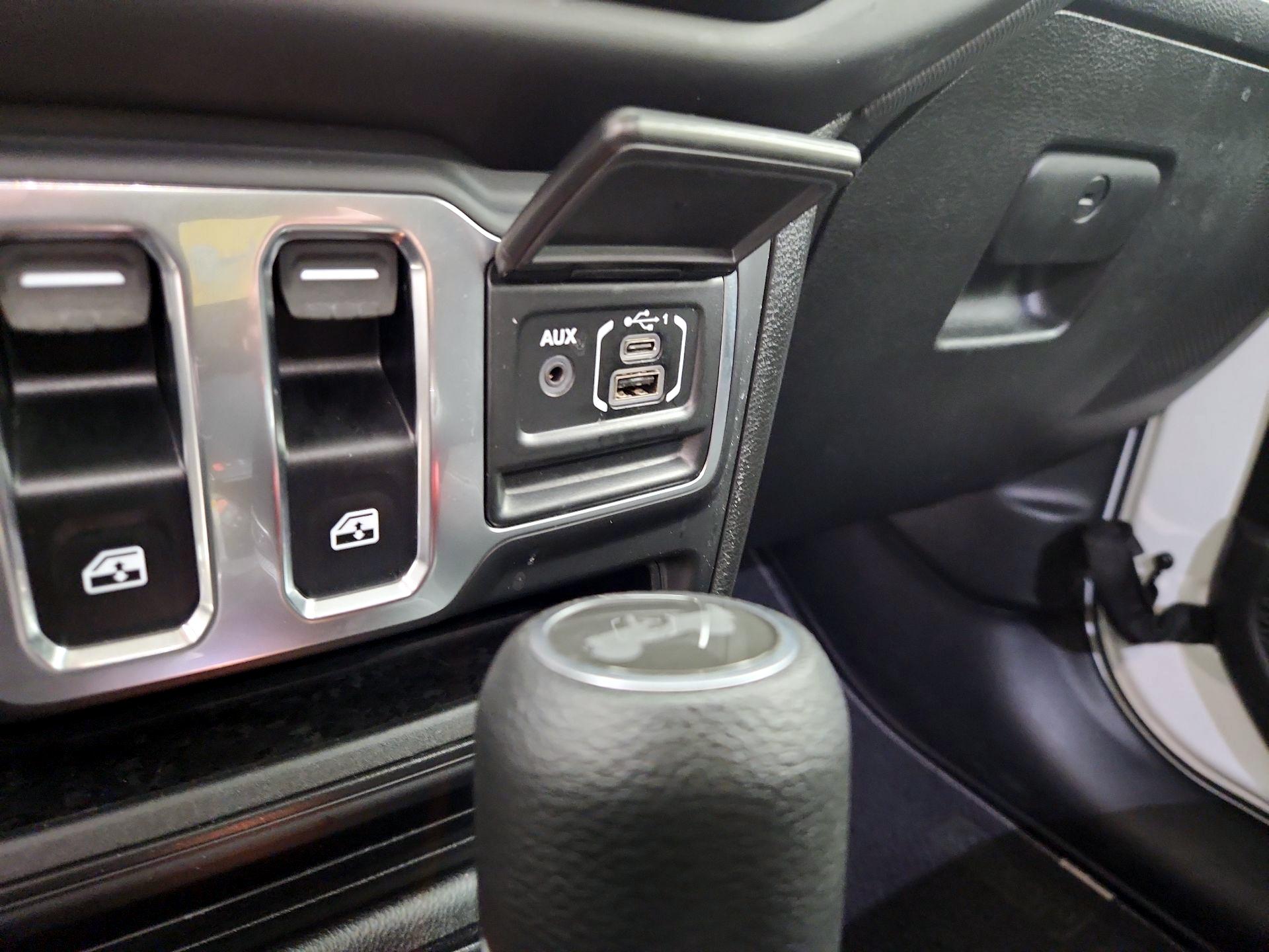 Thumbnail: 2021 Jeep Wrangler - 19