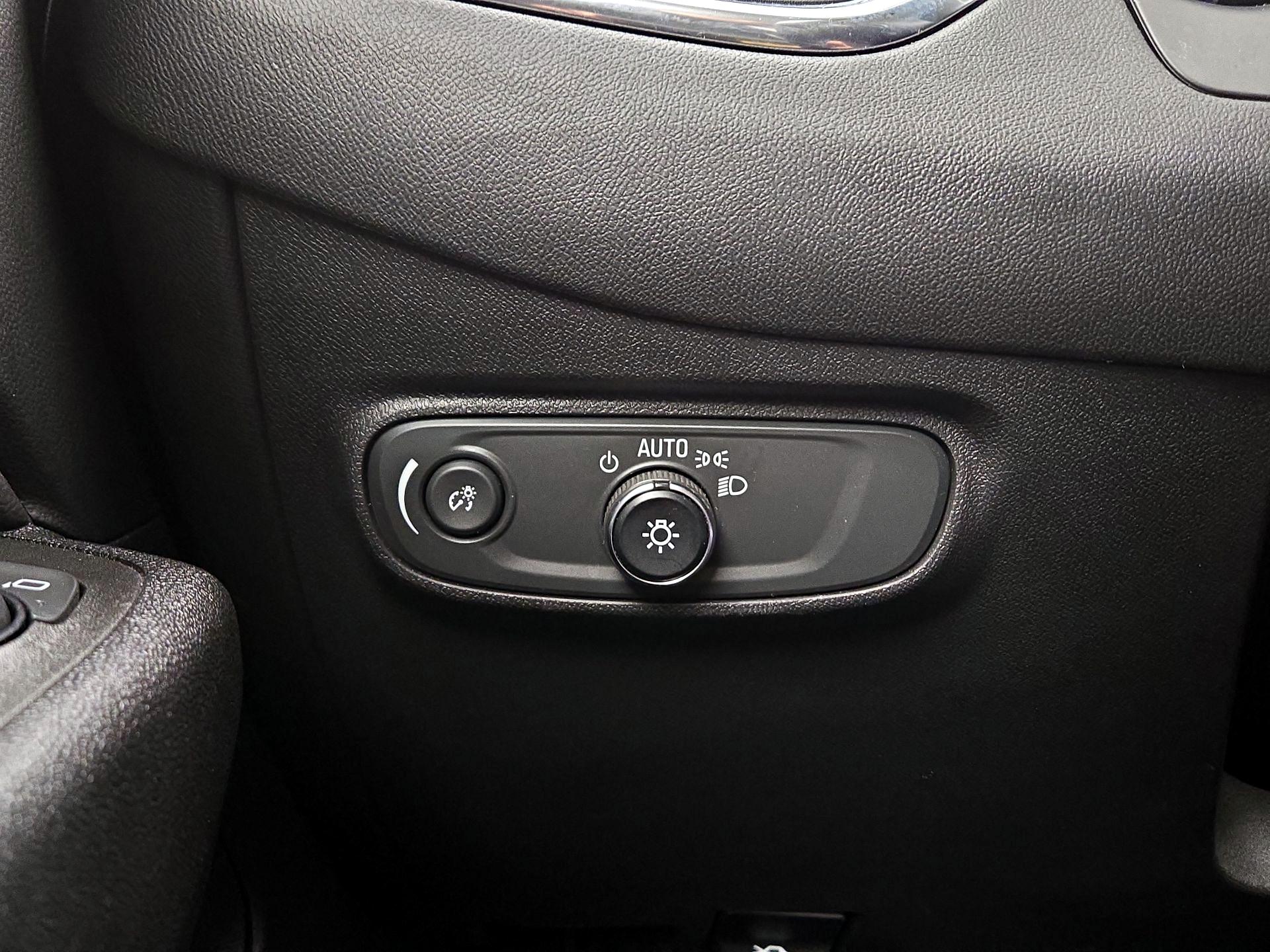 Thumbnail: 2022 Chevrolet Equinox - 13