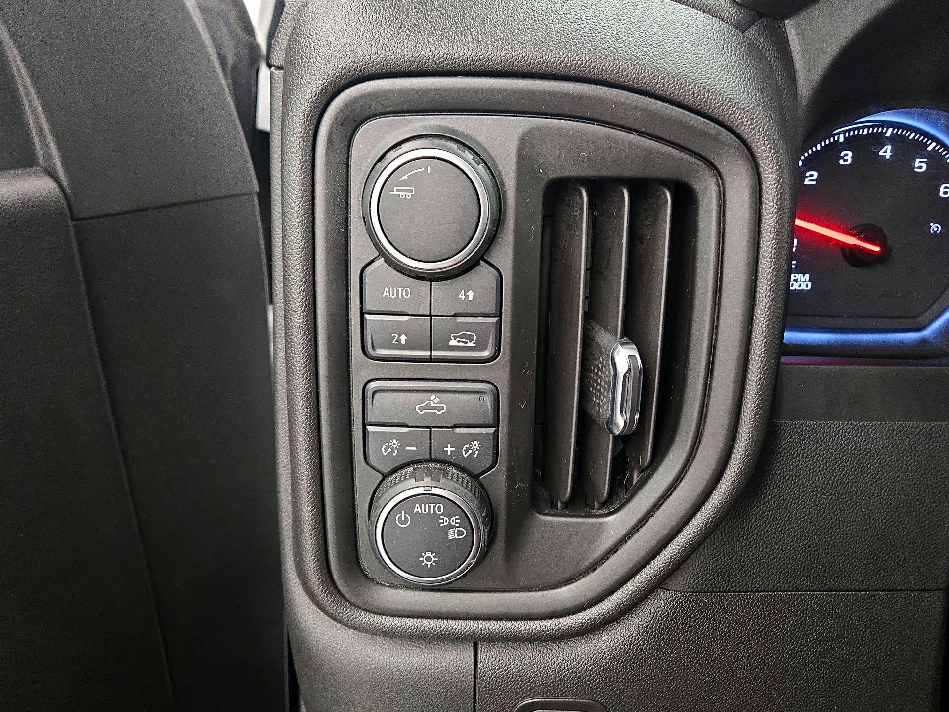 Thumbnail: 2023 Chevrolet Silverado 1500 - 13