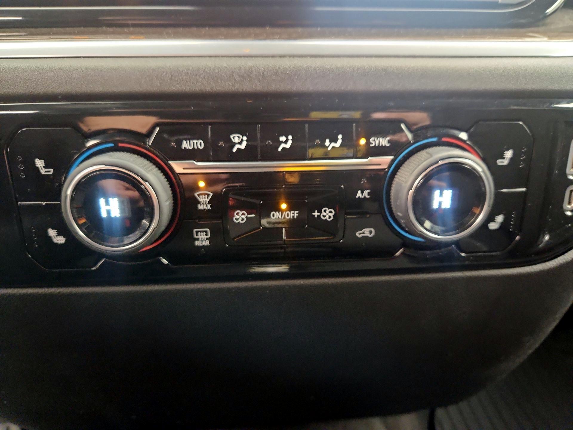 Thumbnail: 2022 Chevrolet Silverado 1500 - 16