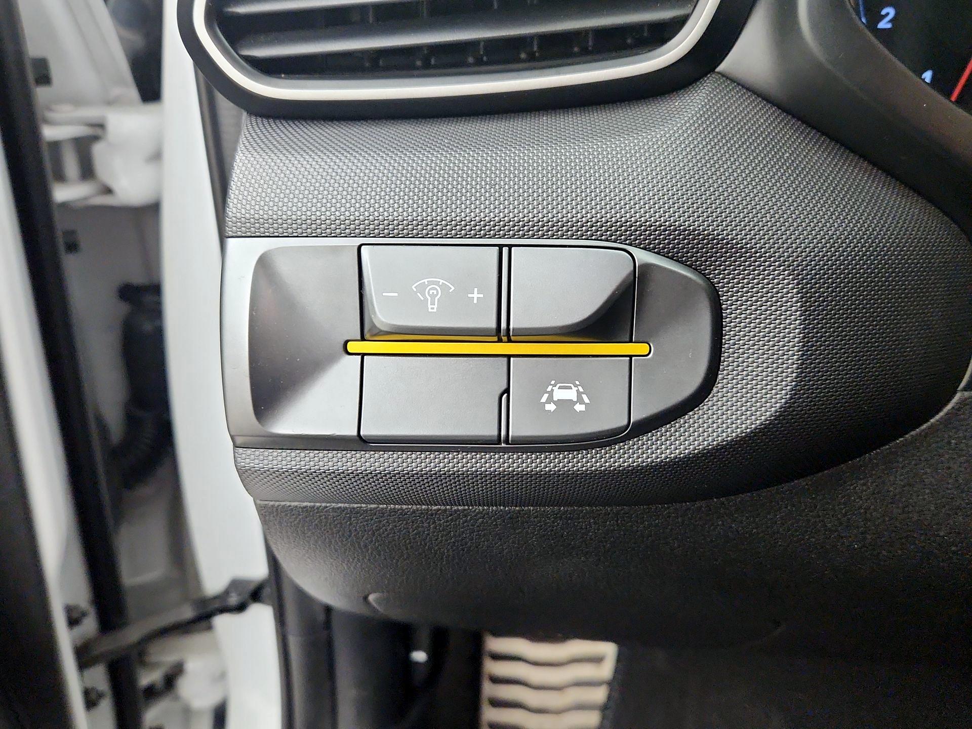 Thumbnail: 2019 Hyundai Veloster - 13