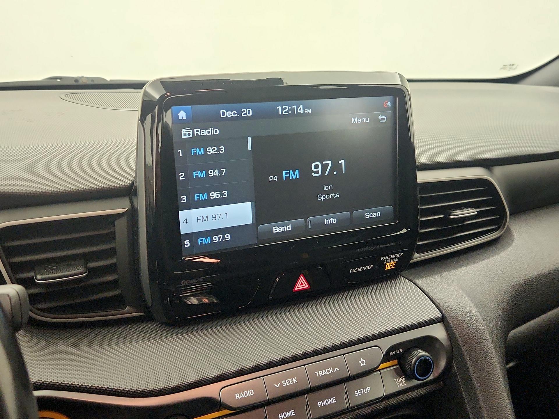 Thumbnail: 2019 Hyundai Veloster - 15