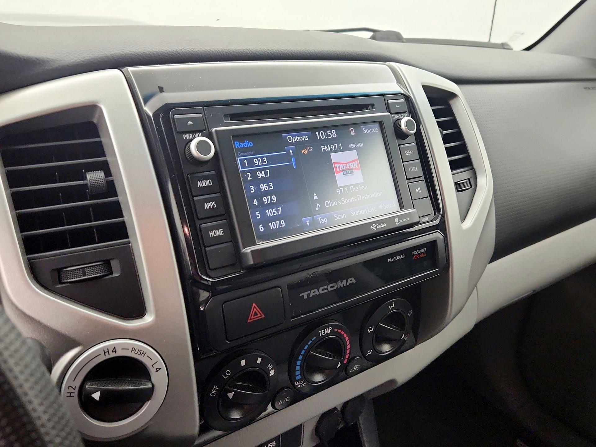 Thumbnail: 2015 Toyota Tacoma - 15