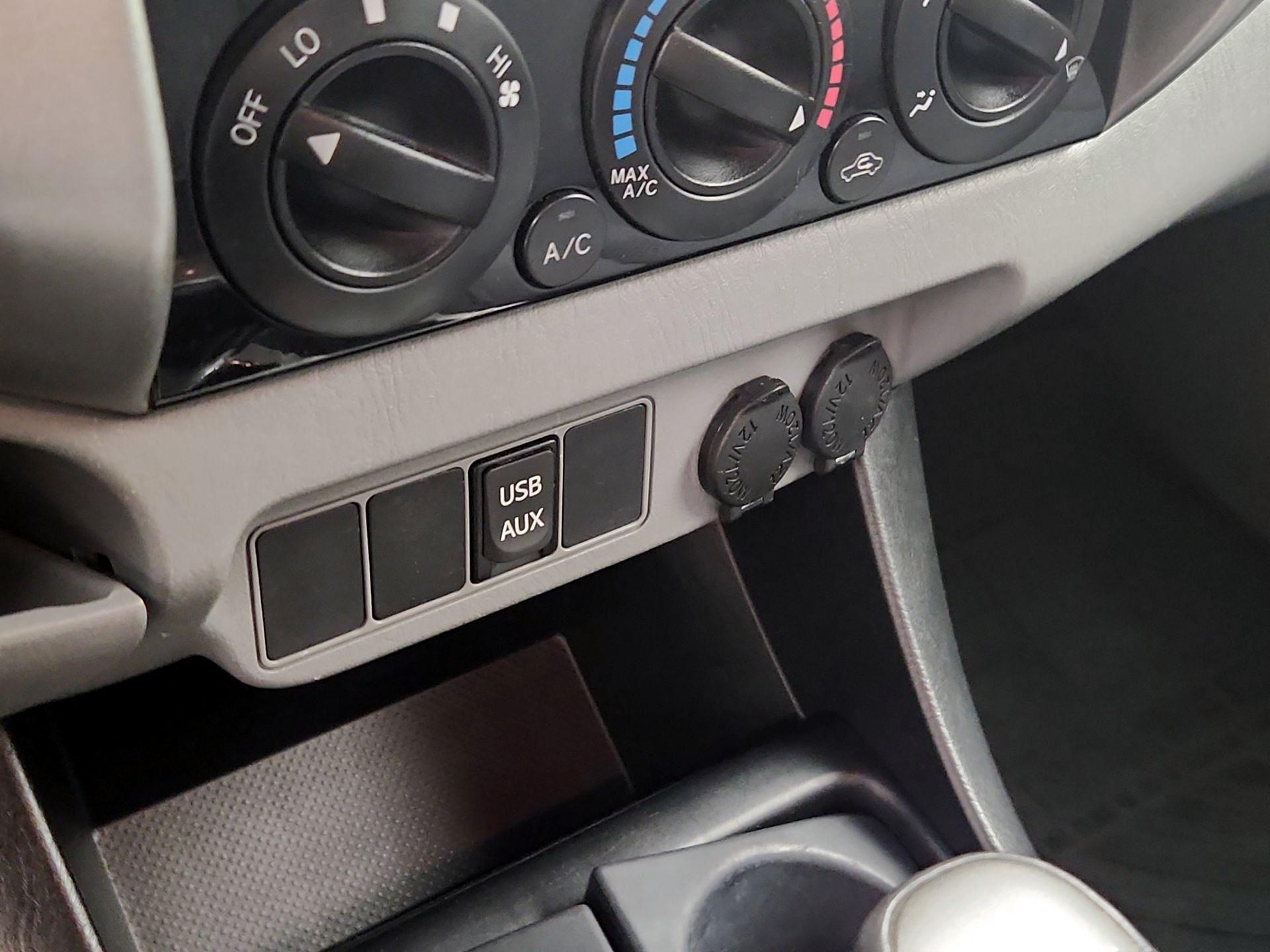 Thumbnail: 2015 Toyota Tacoma - 18