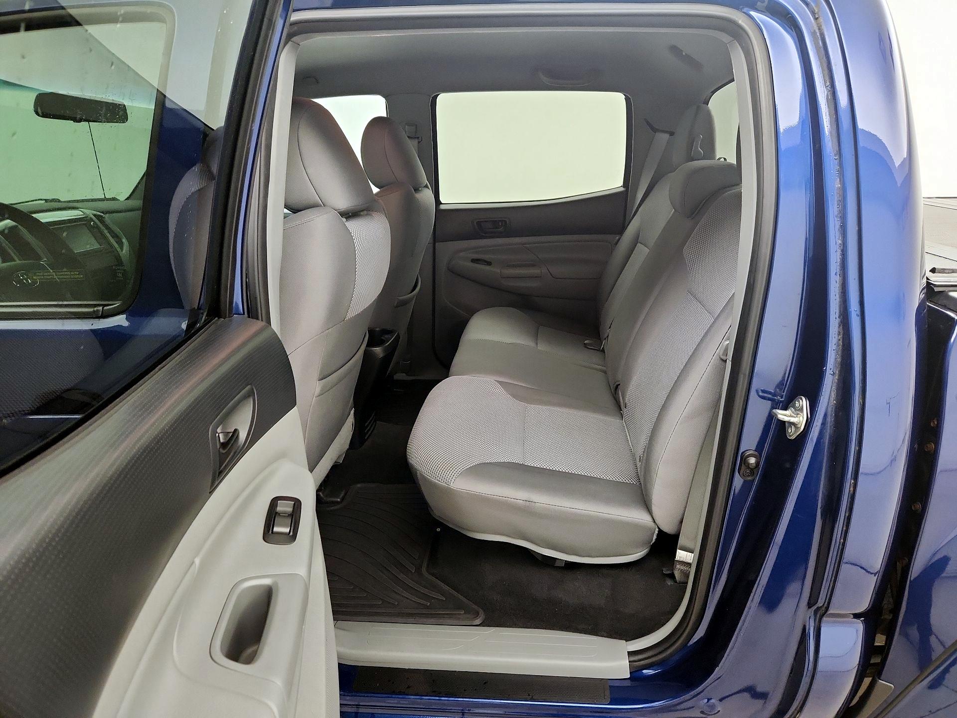 Thumbnail: 2015 Toyota Tacoma - 19