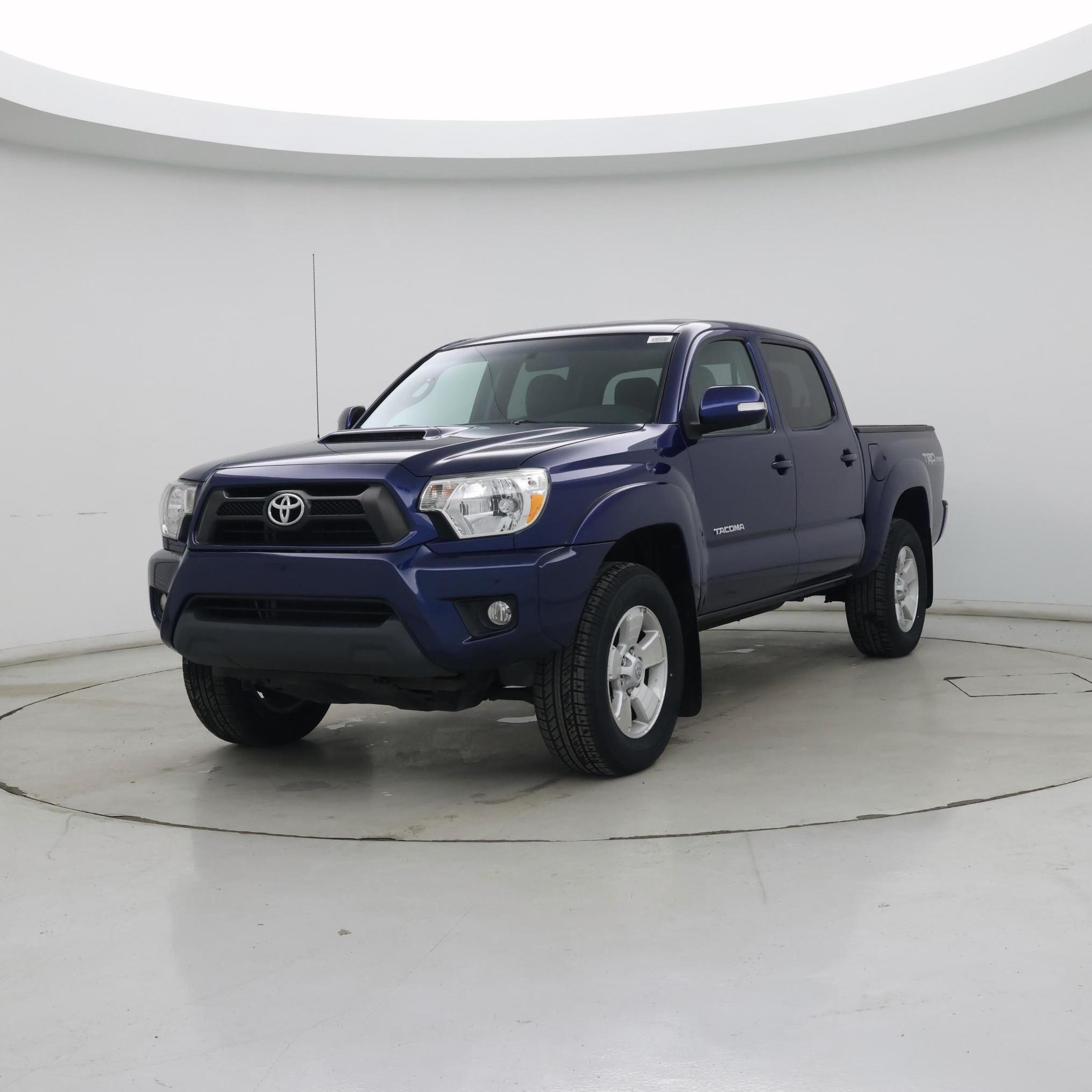 Thumbnail: 2015 Toyota Tacoma - 4