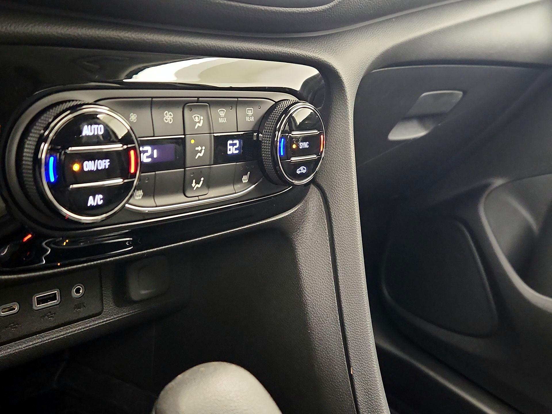 Thumbnail: 2022 Buick Encore GX - 16