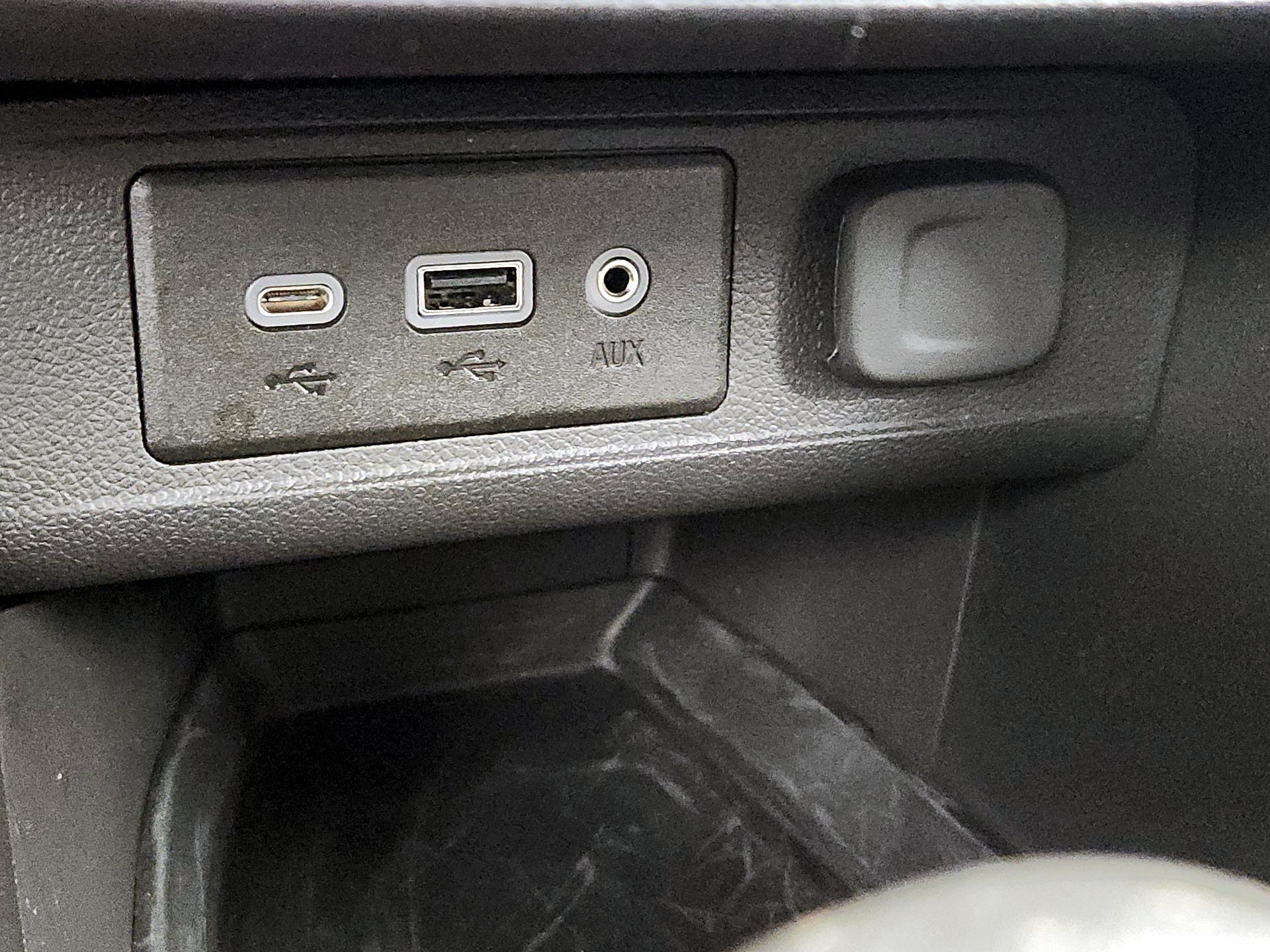 Thumbnail: 2022 Buick Encore GX - 18