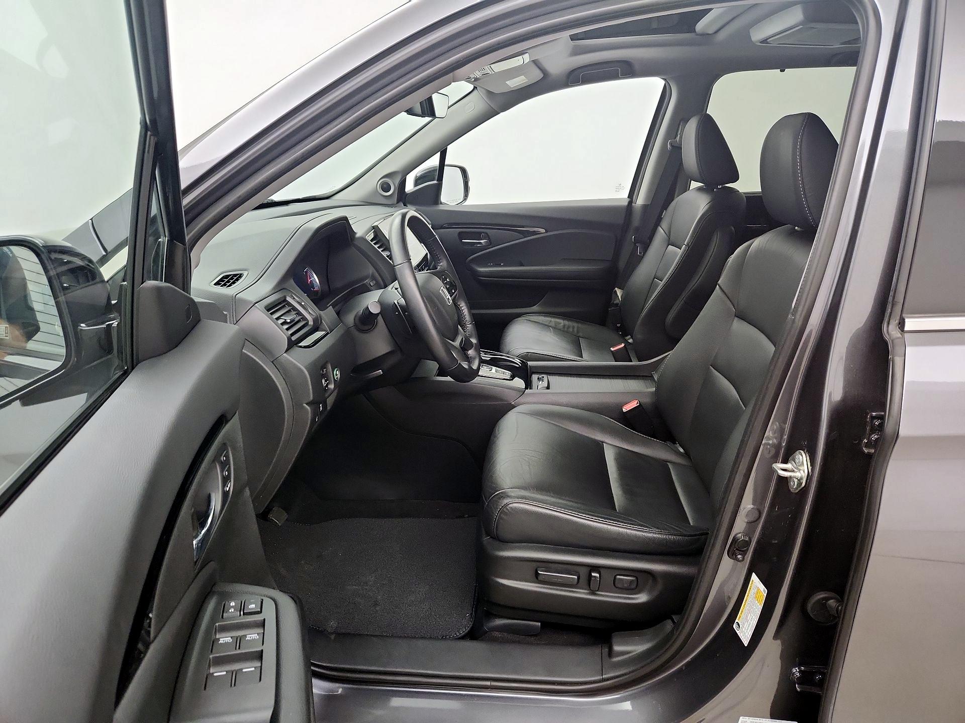 Thumbnail: 2019 Honda Pilot - 11