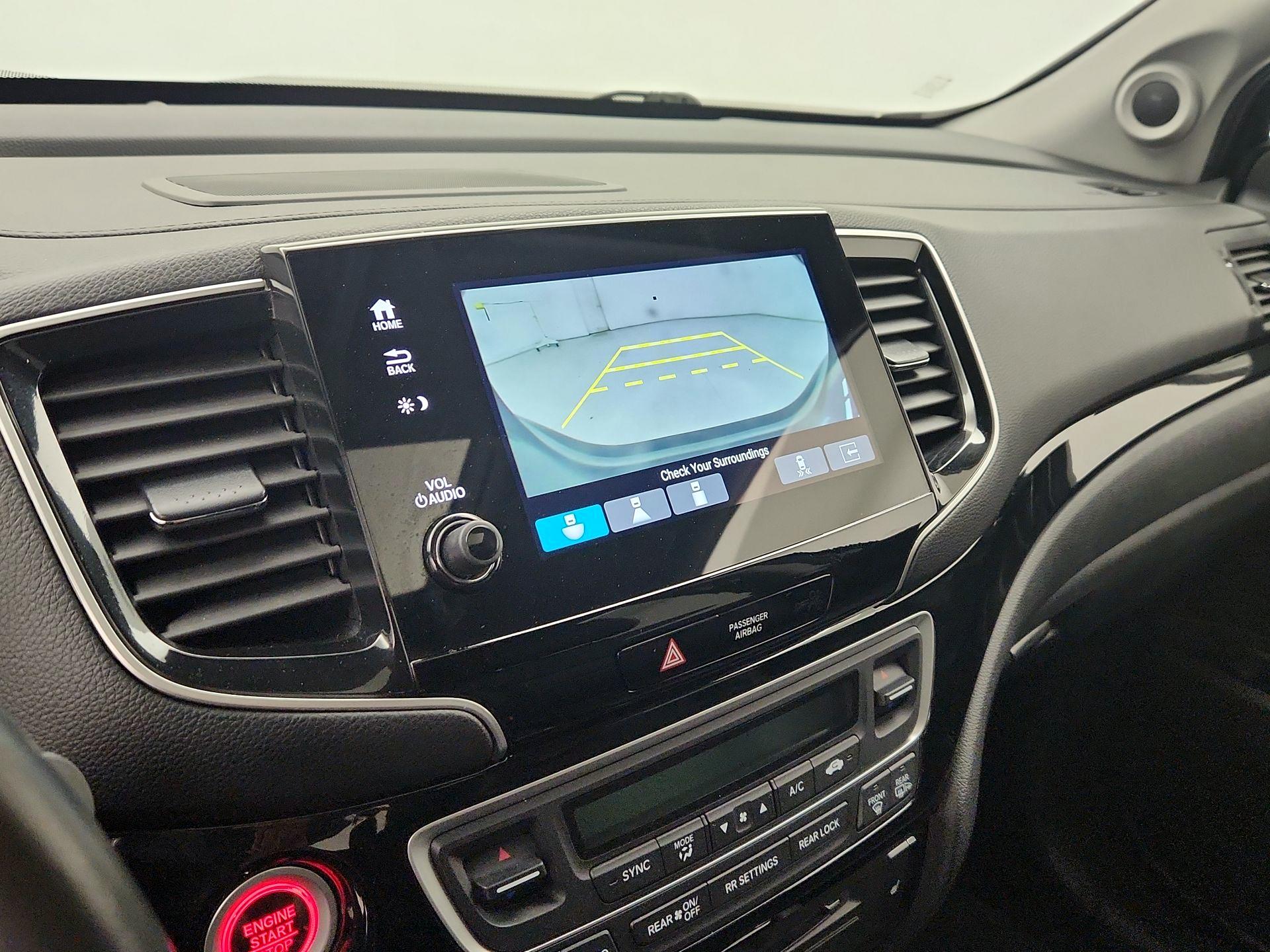 Thumbnail: 2019 Honda Pilot - 14