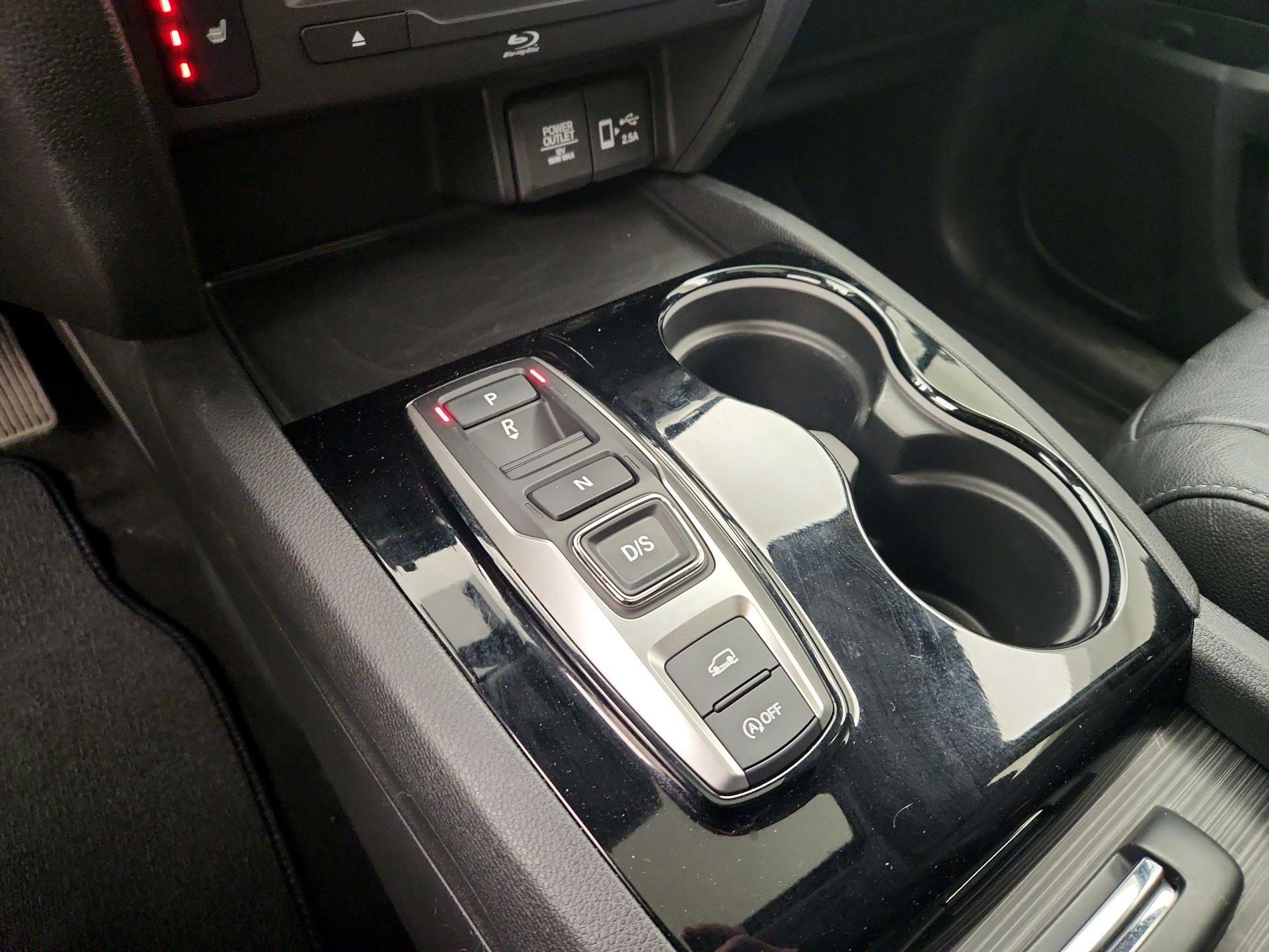 Thumbnail: 2019 Honda Pilot - 17