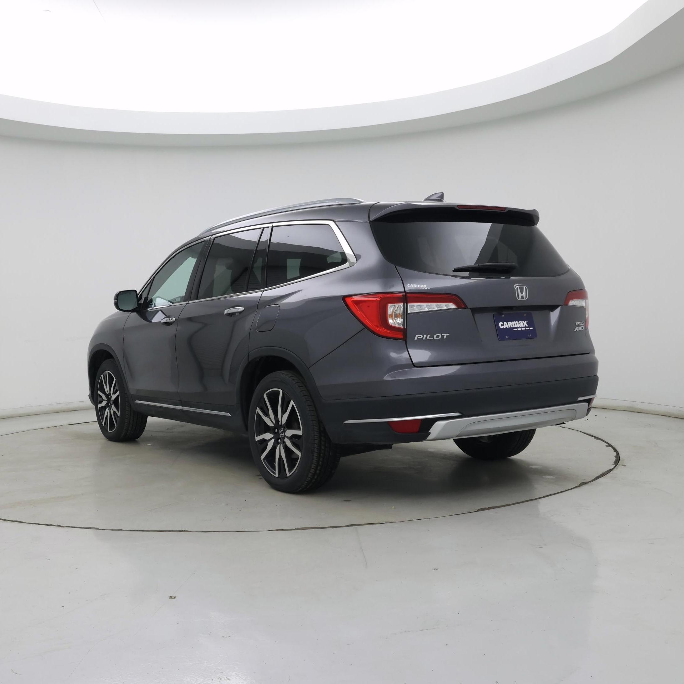 Thumbnail: 2019 Honda Pilot - 2