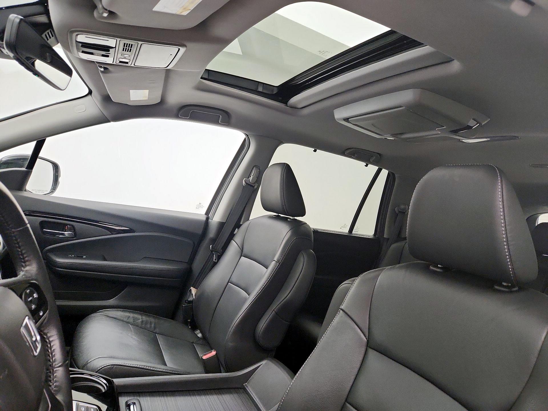 Thumbnail: 2019 Honda Pilot - 19